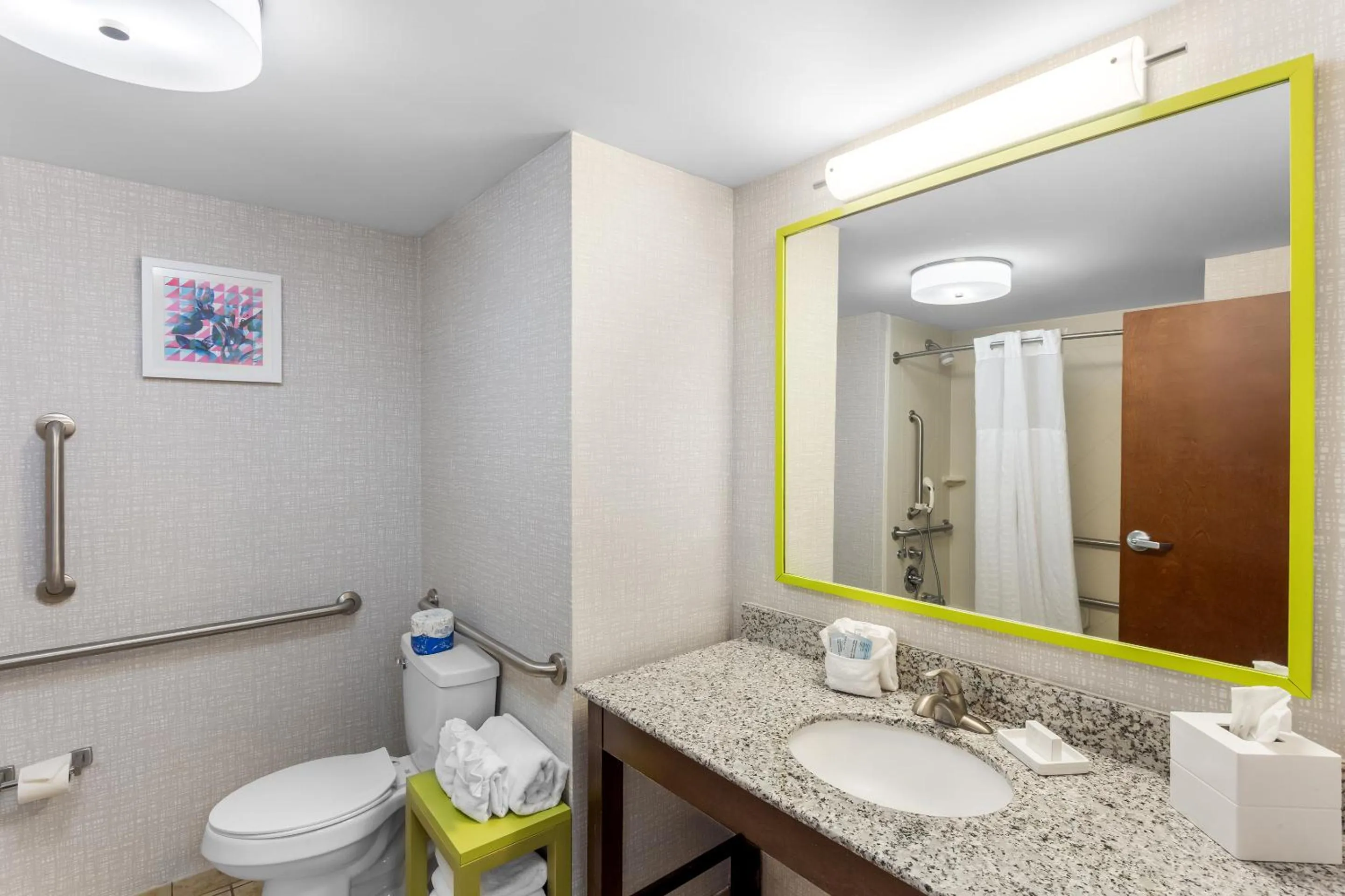 Bathroom in Hampton Inn University Area, Huntington, Wv