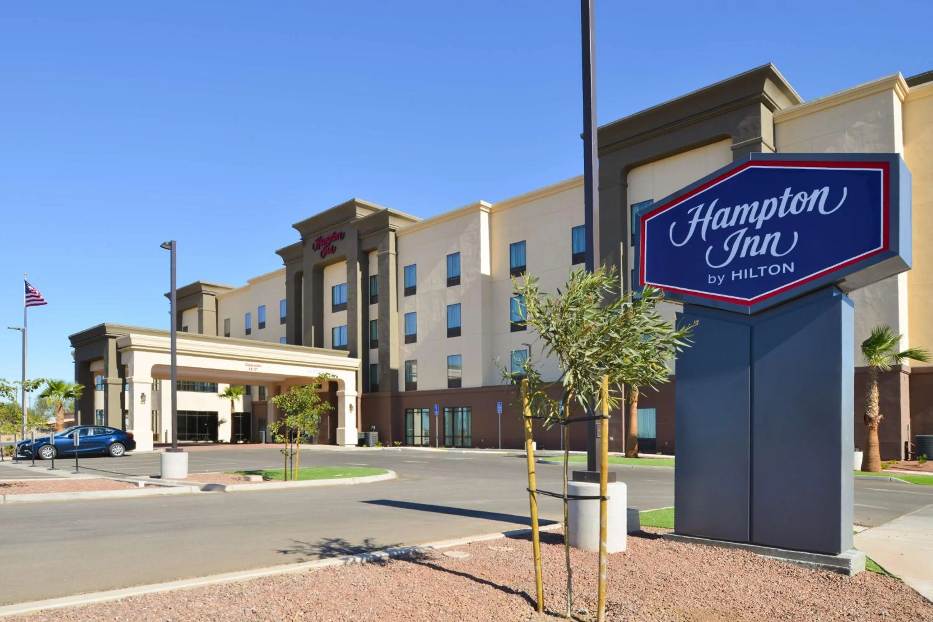 Property building in Hampton Inn El Centro
