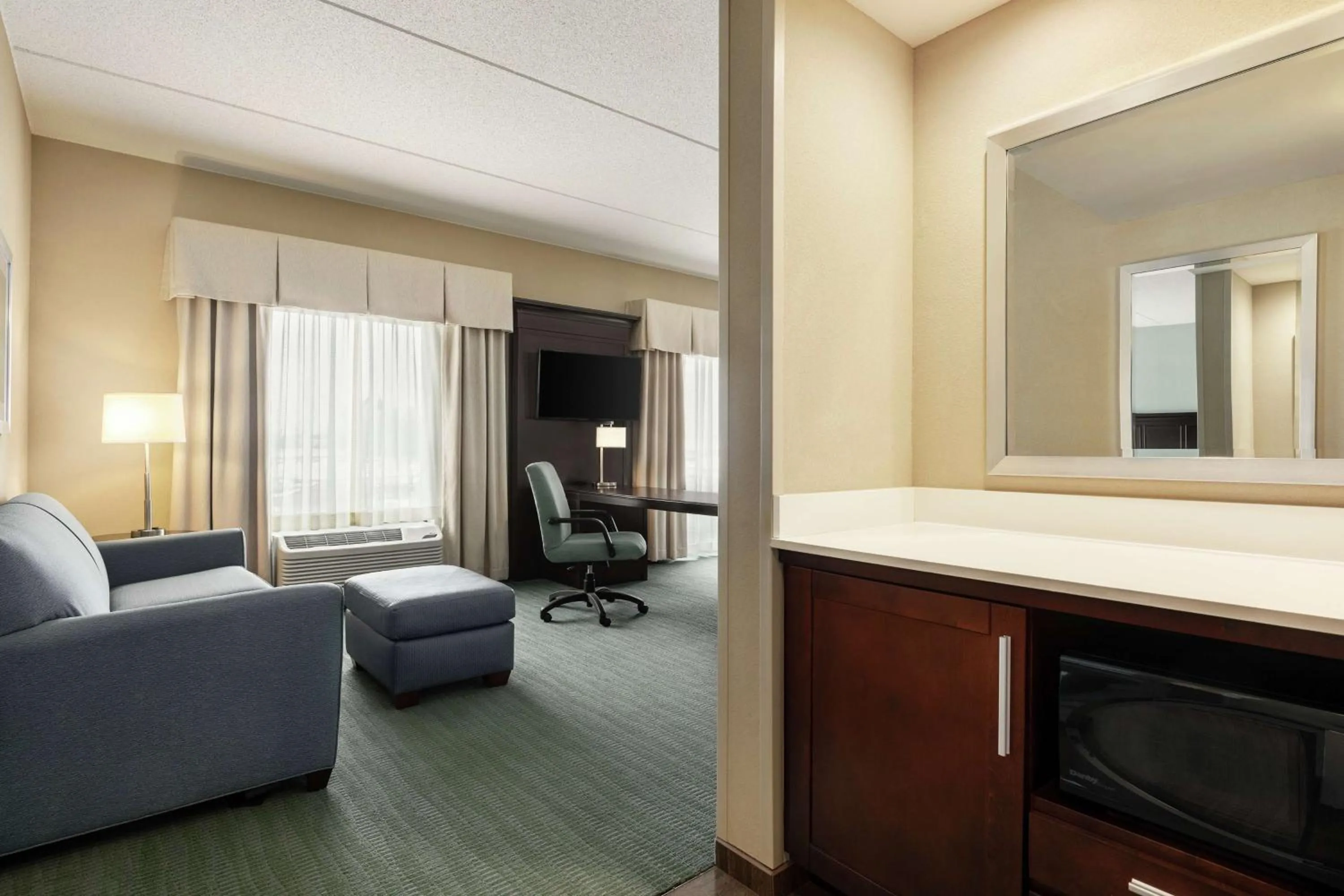 Photo of the whole room in Hampton Inn & Suites Mount Joy/Lancaster West, Pa