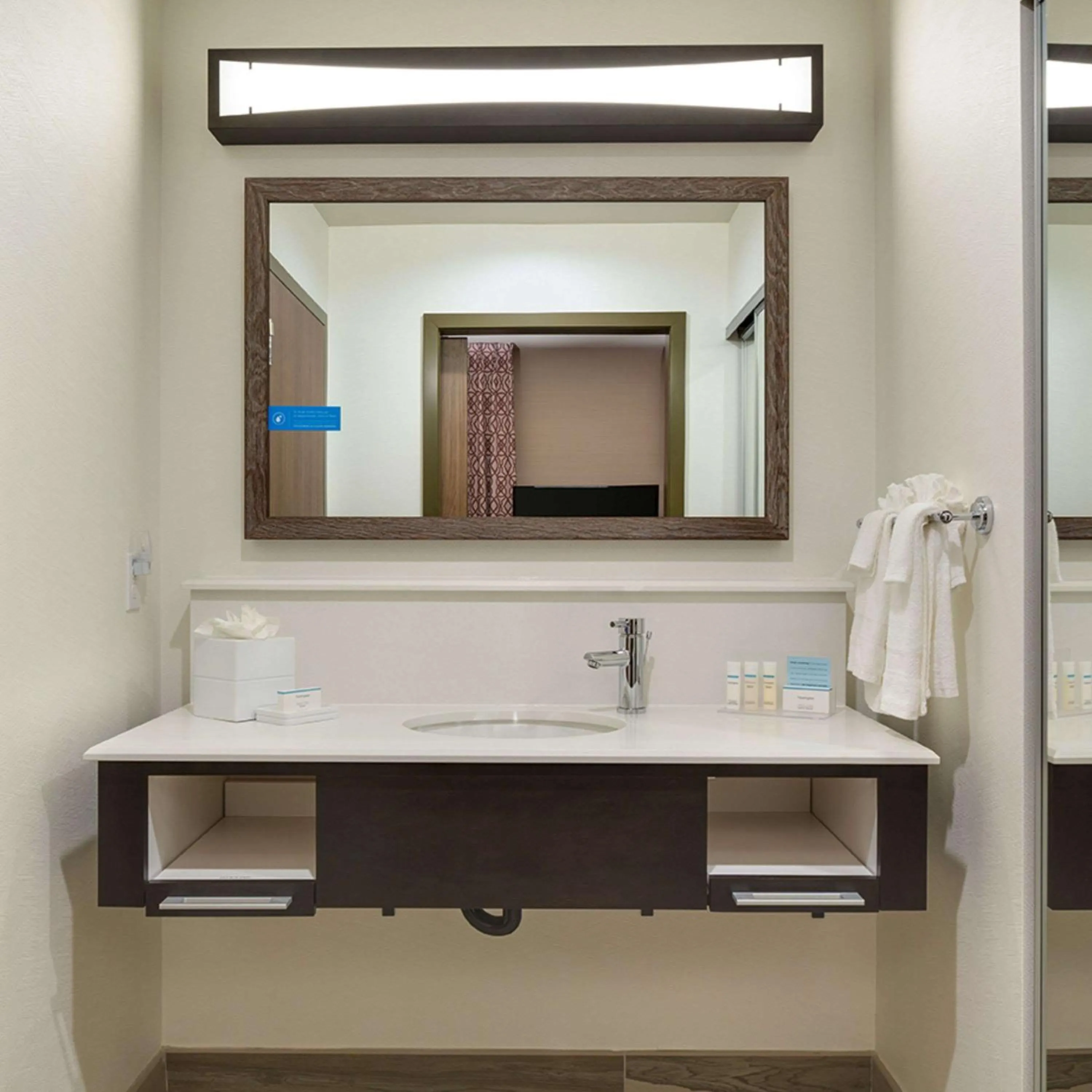 Bathroom in Hampton Inn & Suites Murrieta Temecula