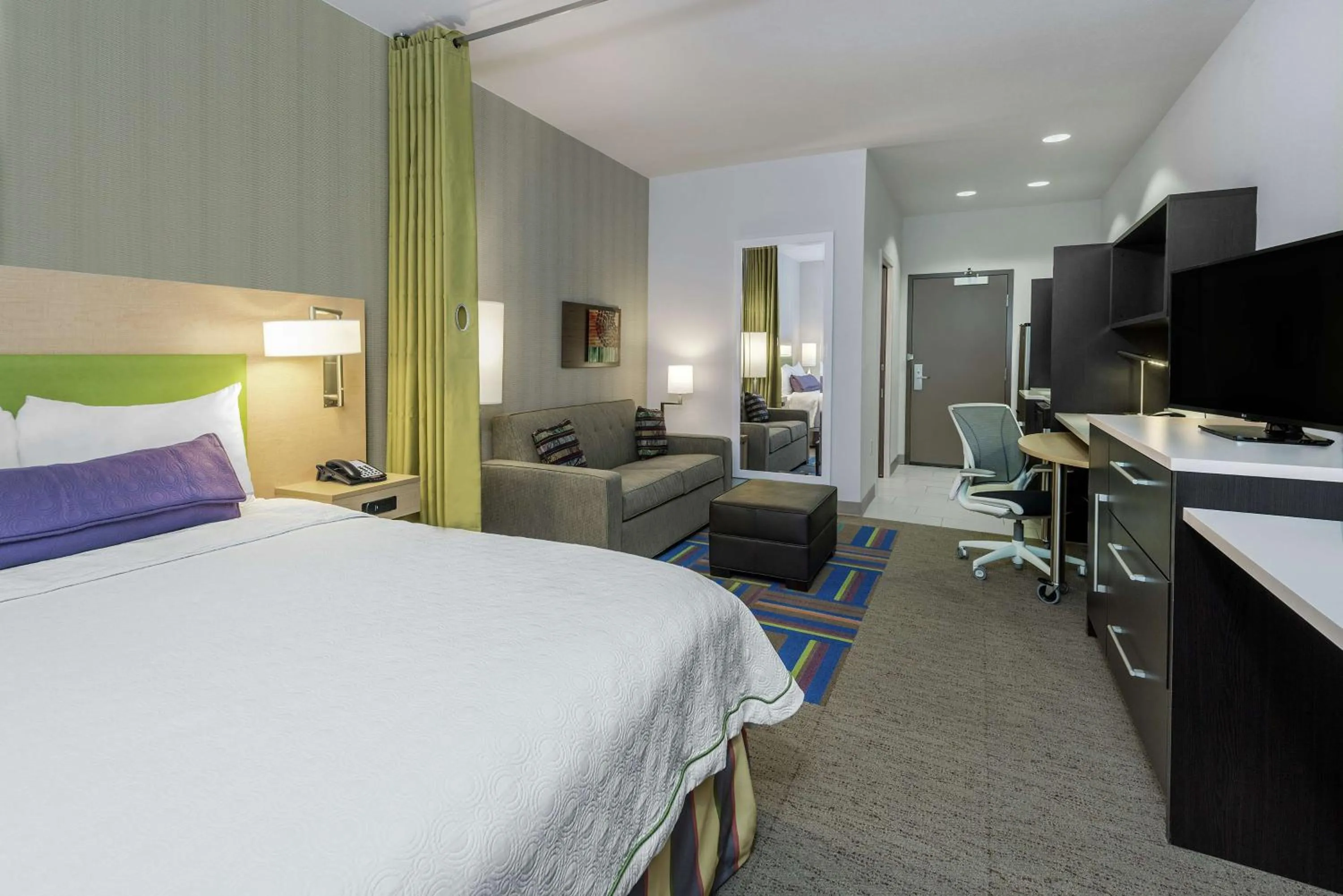 Bedroom, Bed in Home2 Suites By Hilton Austin Airport