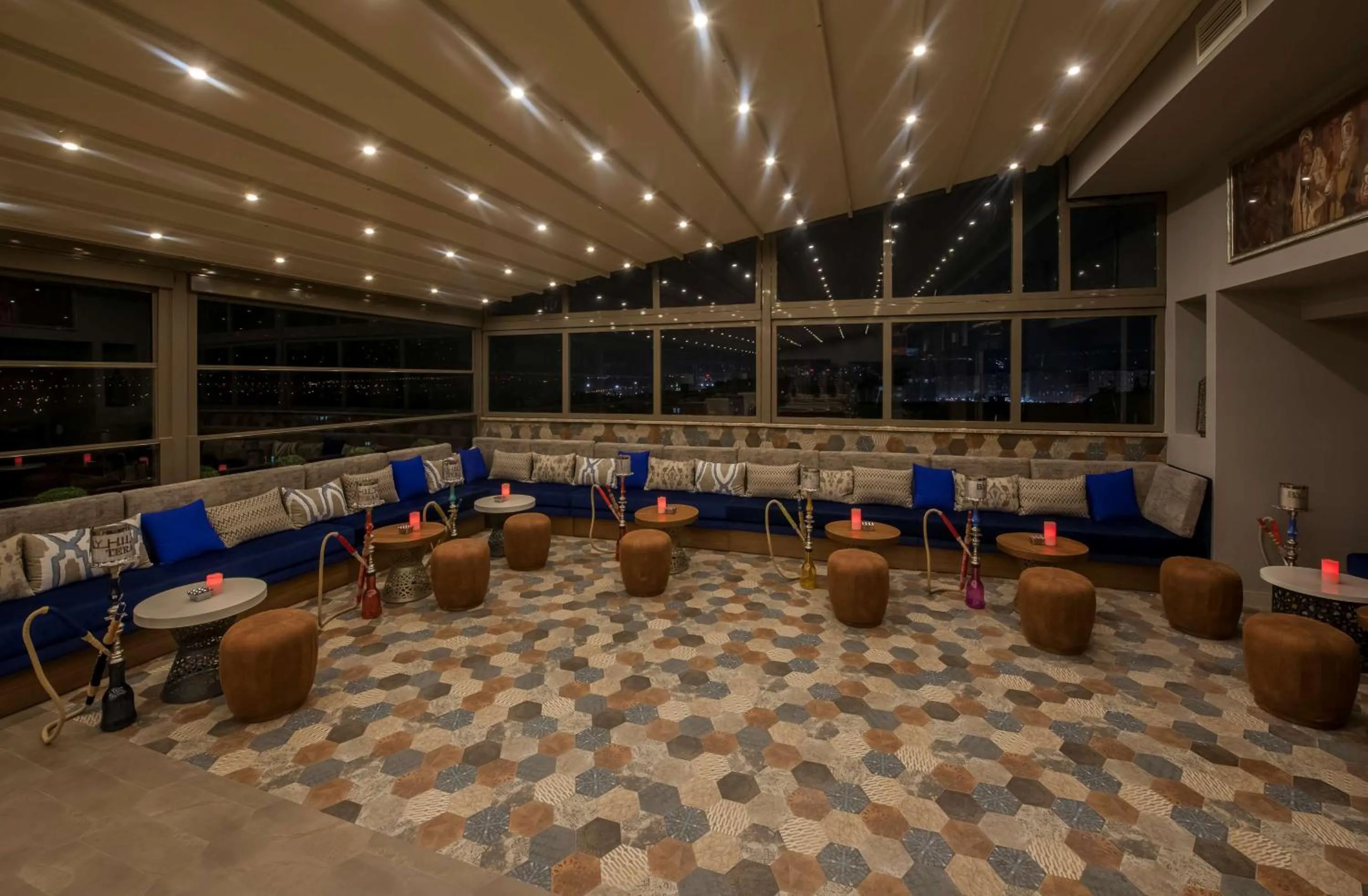 Lounge or bar in Doubletree By Hilton Elazig