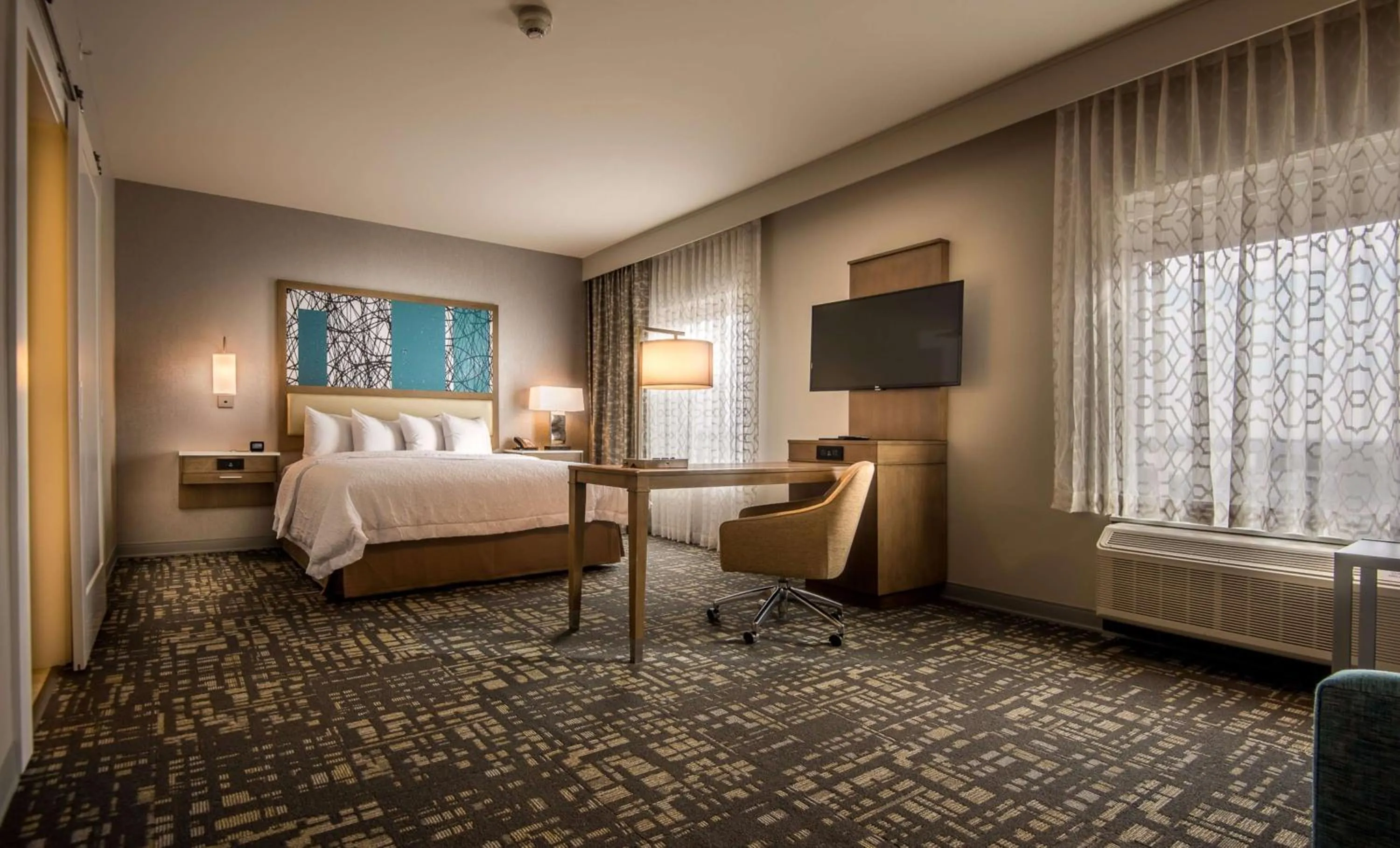 Bed in Hampton Inn & Suites Dallas-The Colony