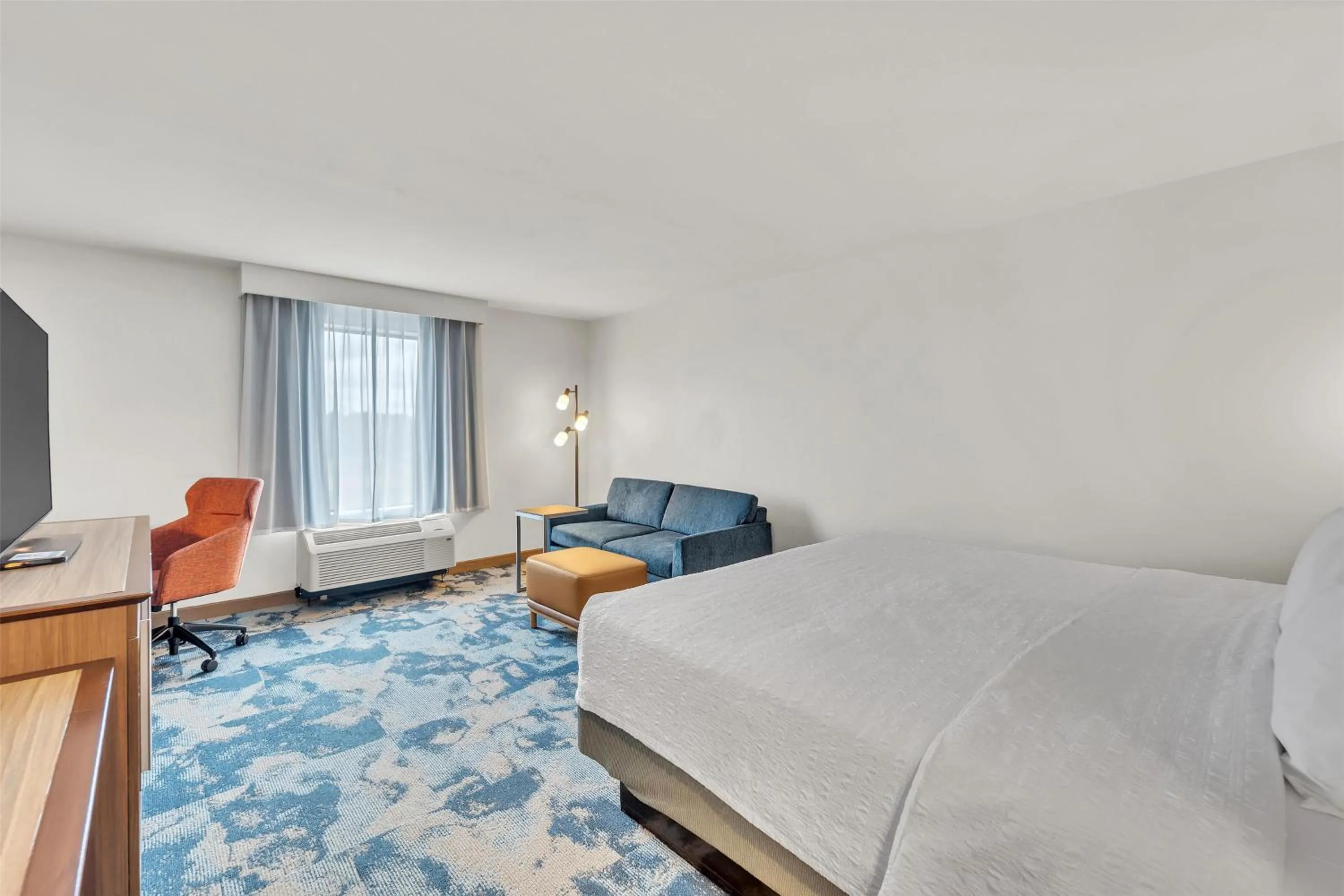 Photo of the whole room, Bed in Hampton Inn & Suites Kenosha Pleasant Prairie