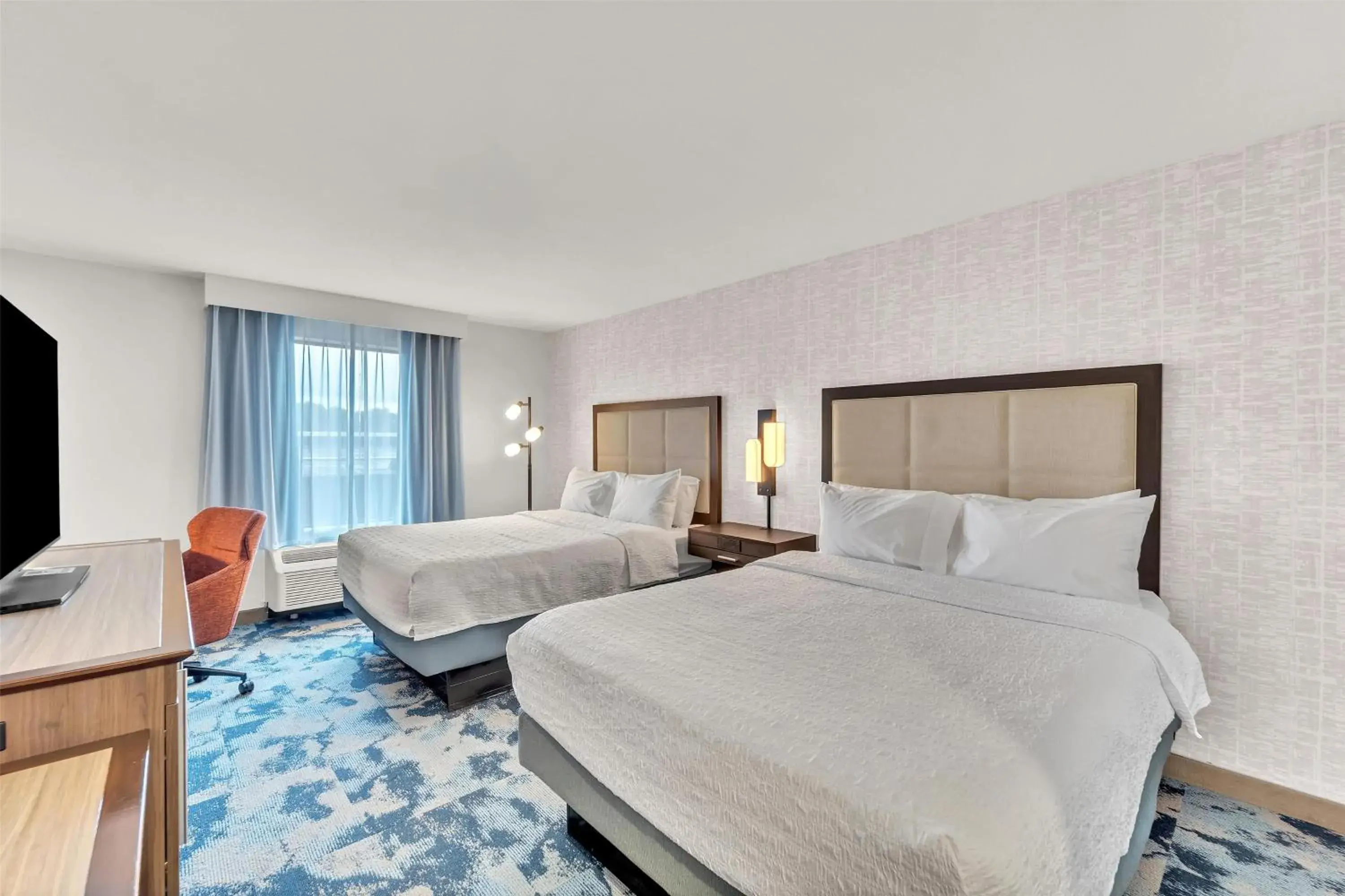 Queen Room with Two Queen Beds (4 Adults) in Hampton Inn & Suites Kenosha Pleasant Prairie Queen Room with Two Queen Beds (4 Adults) in Hampton Inn & Suites Kenosha Pleasant Prairie