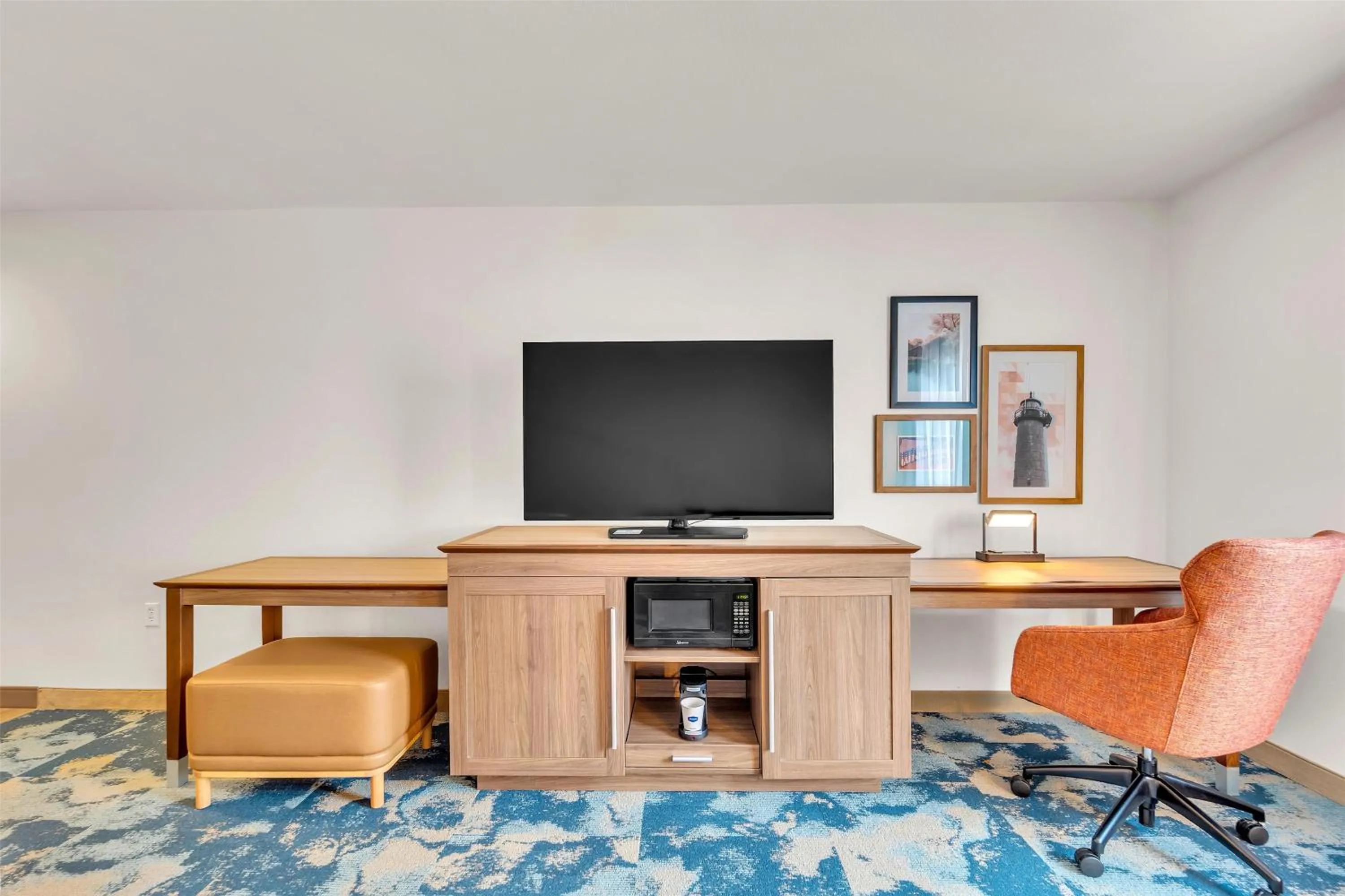 TV and multimedia in Hampton Inn & Suites Kenosha Pleasant Prairie