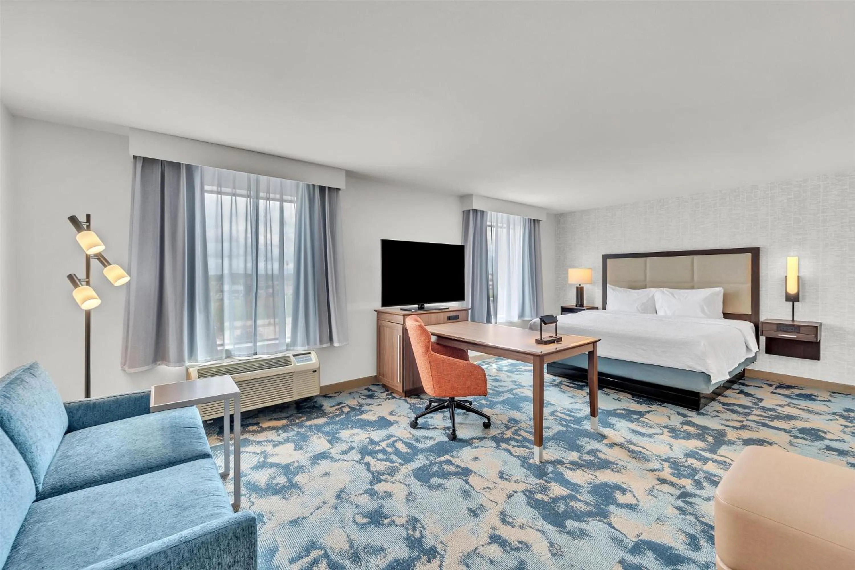 Photo of the whole room, Bed in Hampton Inn & Suites Kenosha Pleasant Prairie