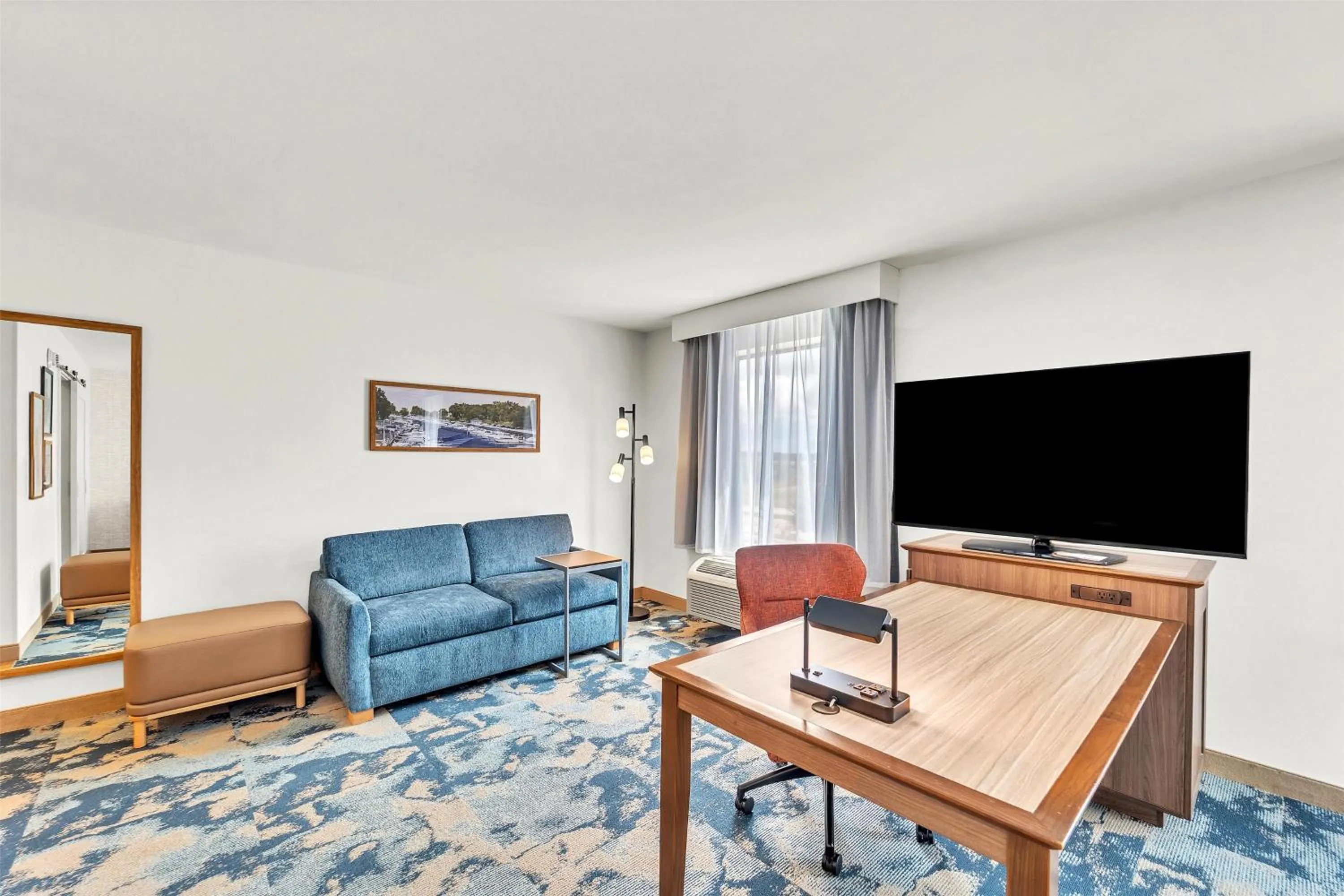 Seating area in Hampton Inn & Suites Kenosha Pleasant Prairie