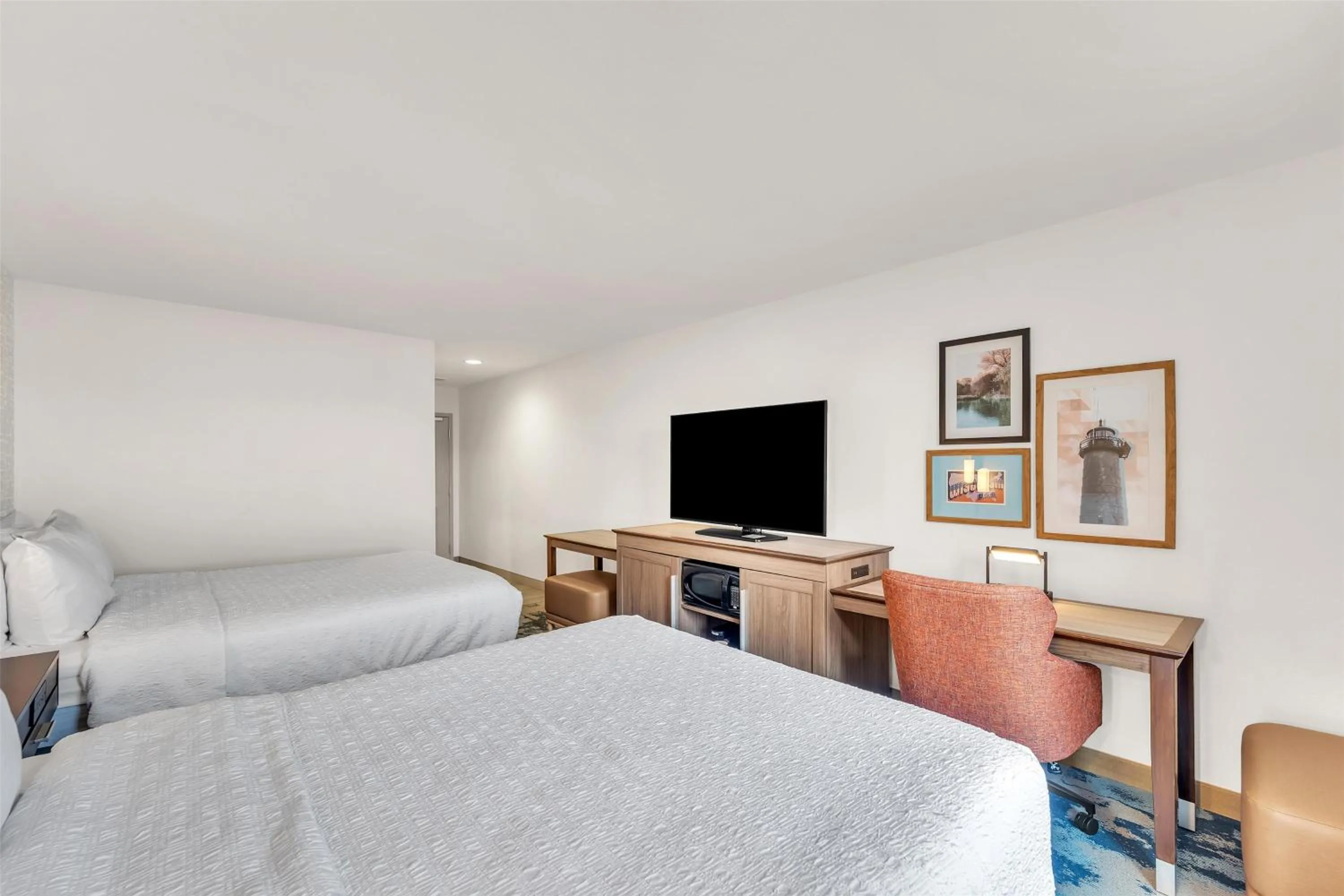 Photo of the whole room, Bed in Hampton Inn & Suites Kenosha Pleasant Prairie