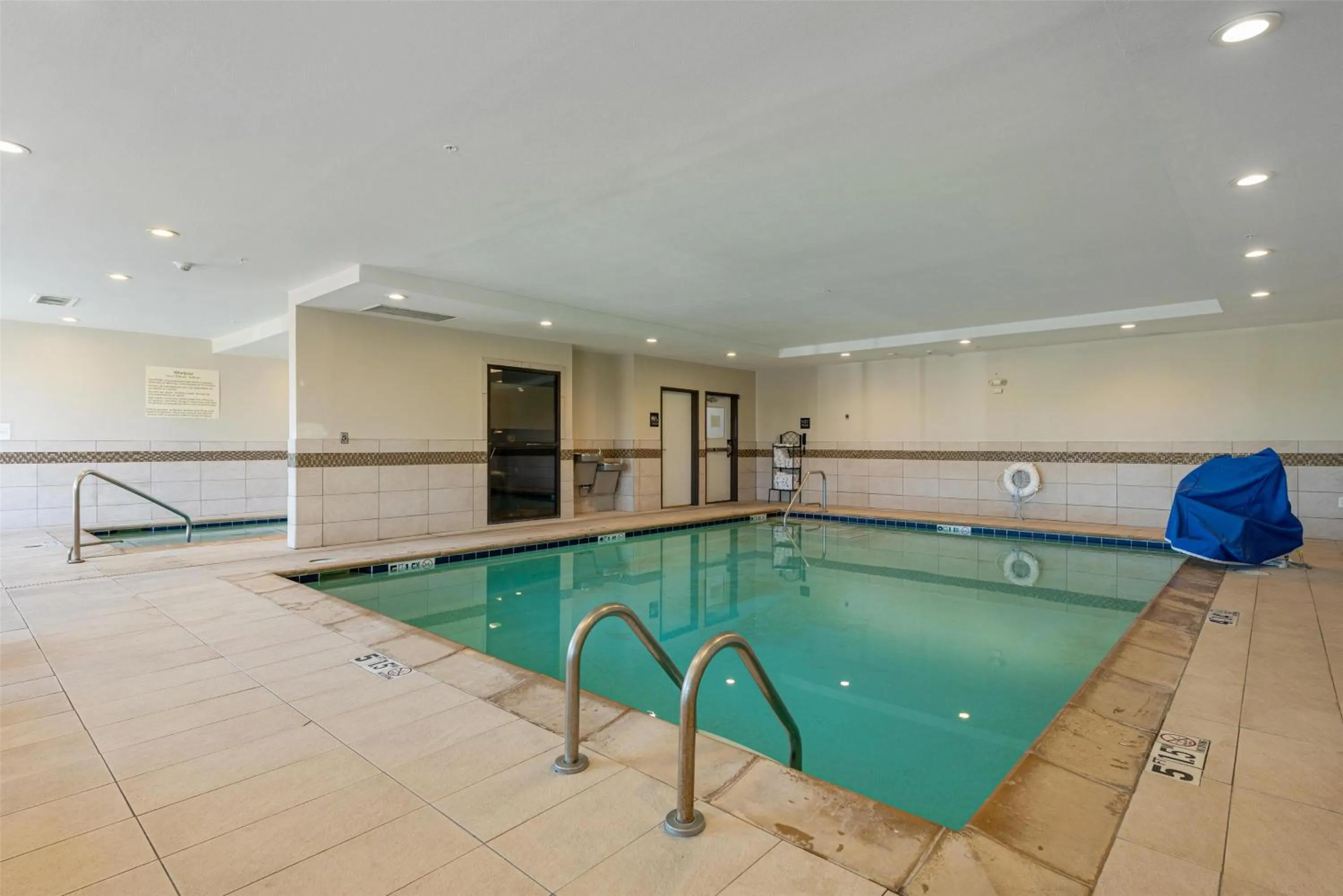 Pool view in Hampton Inn Mesa Verde/Cortez Co