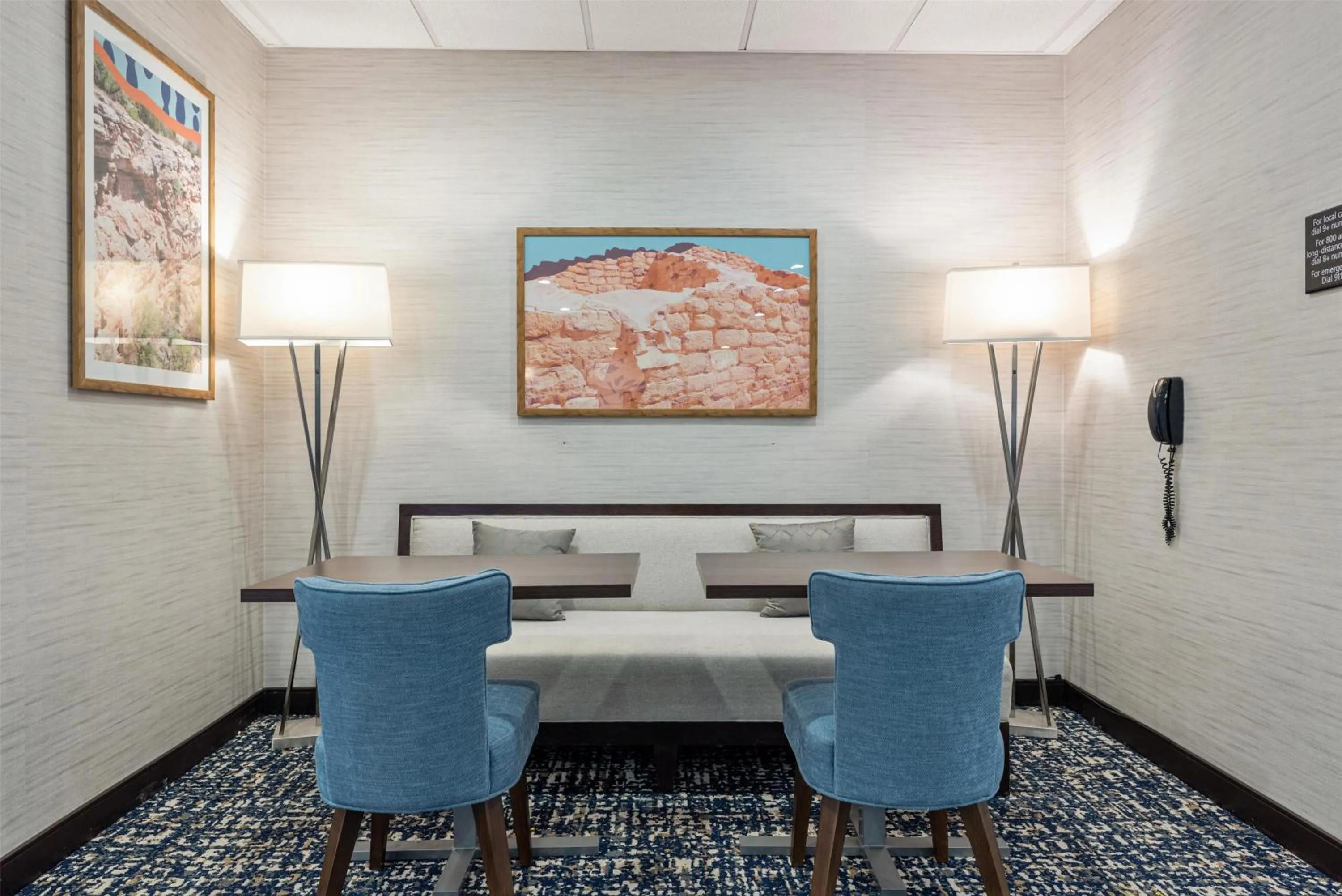 Seating area in Hampton Inn Mesa Verde/Cortez Co