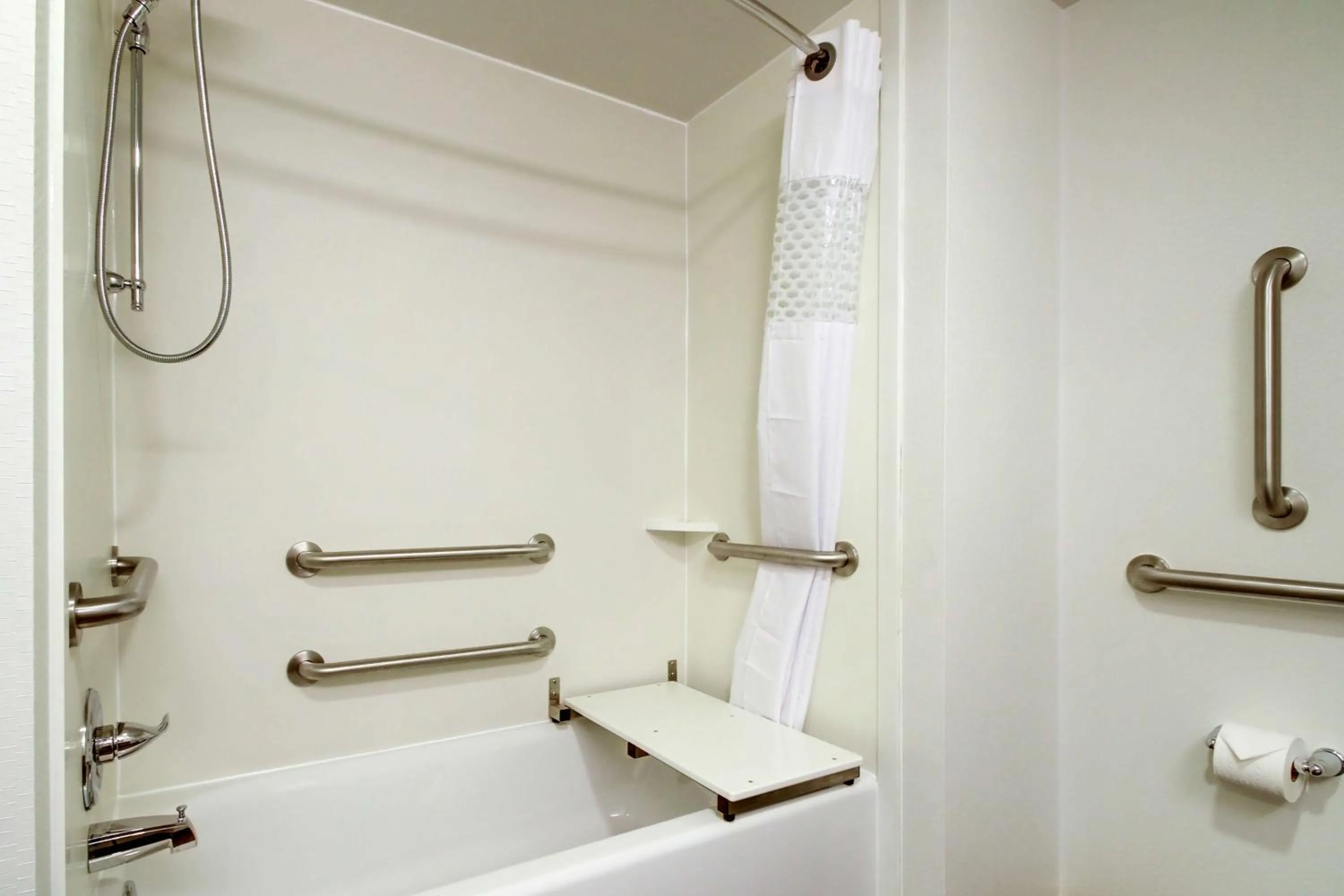 Bathroom in Hampton Inn & Suites Cordele