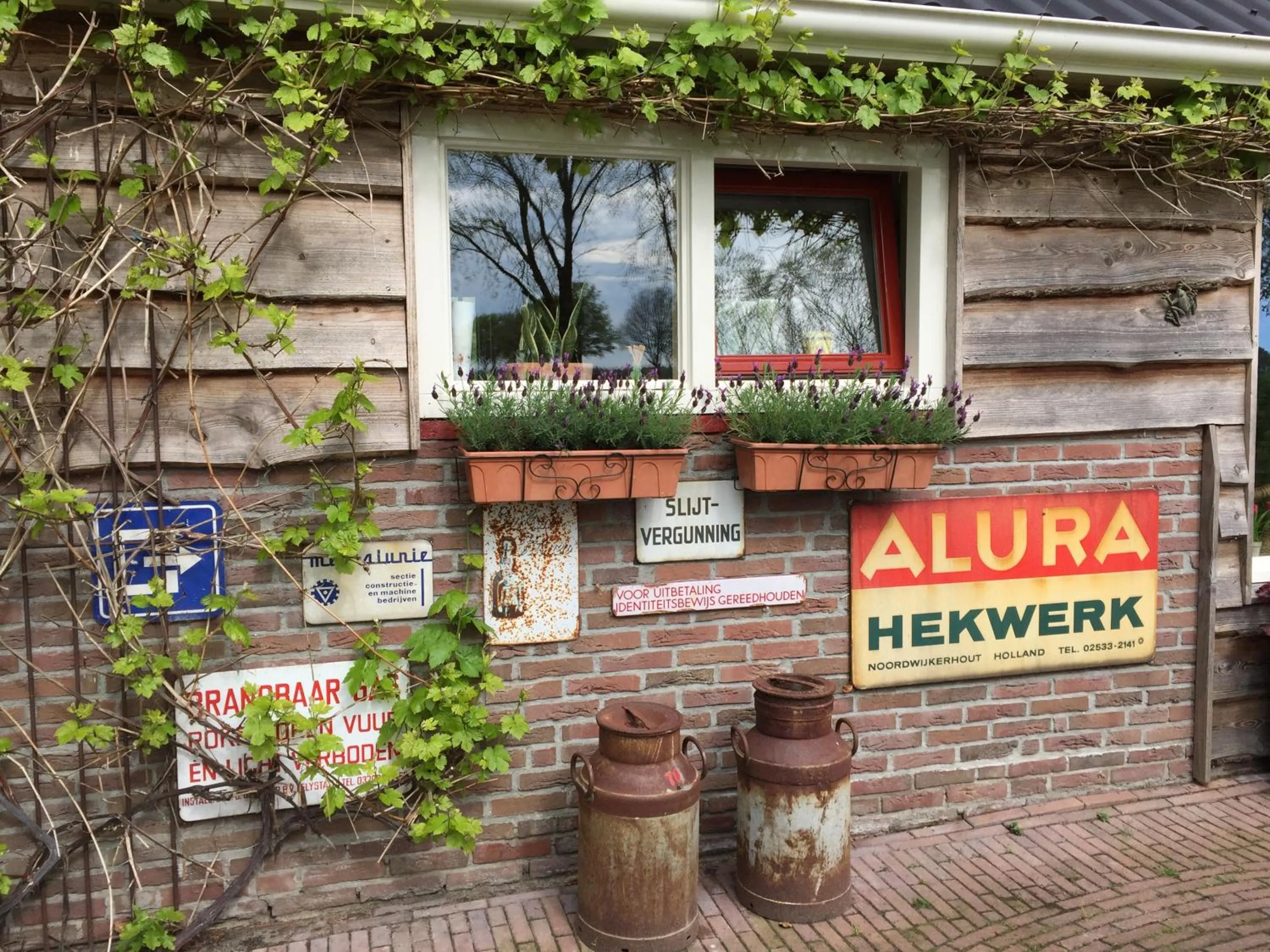 Facade/entrance in De Porrepoele