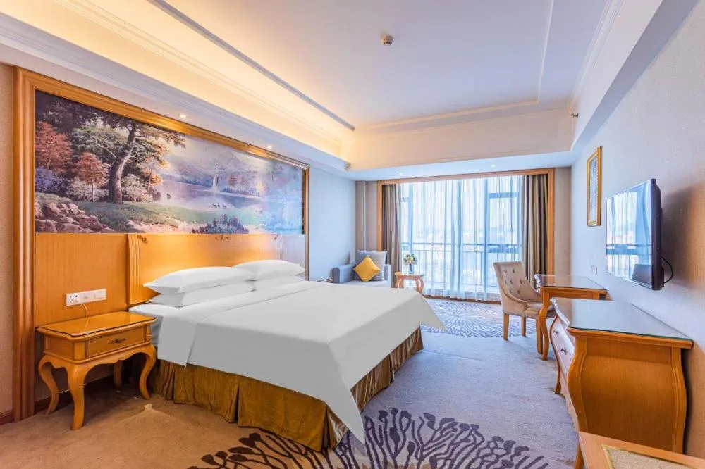 Bed in Vienna Hotel Foshan Airport