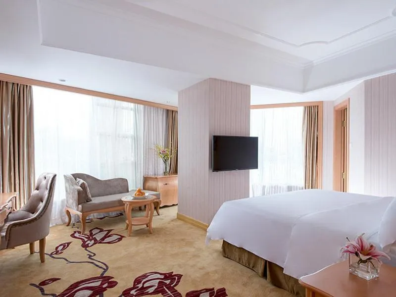 Bed in Vienna Hotel Shenzhen Unitown