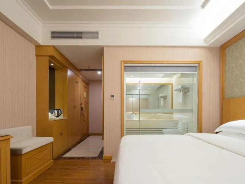 Bed in Vienna Hotel Shenzhen Buji Ganli Road