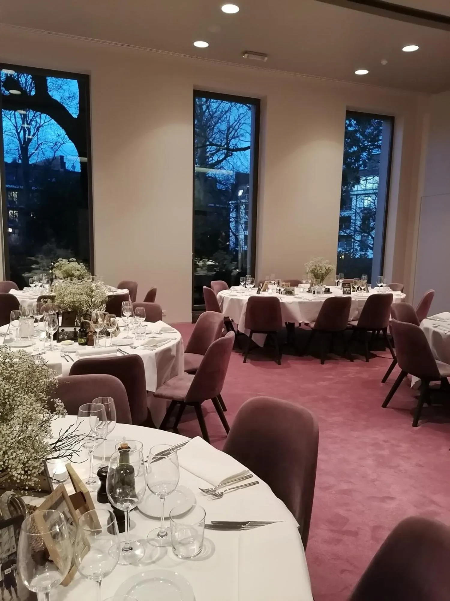 Restaurant/places to eat in Hotel Messeyne