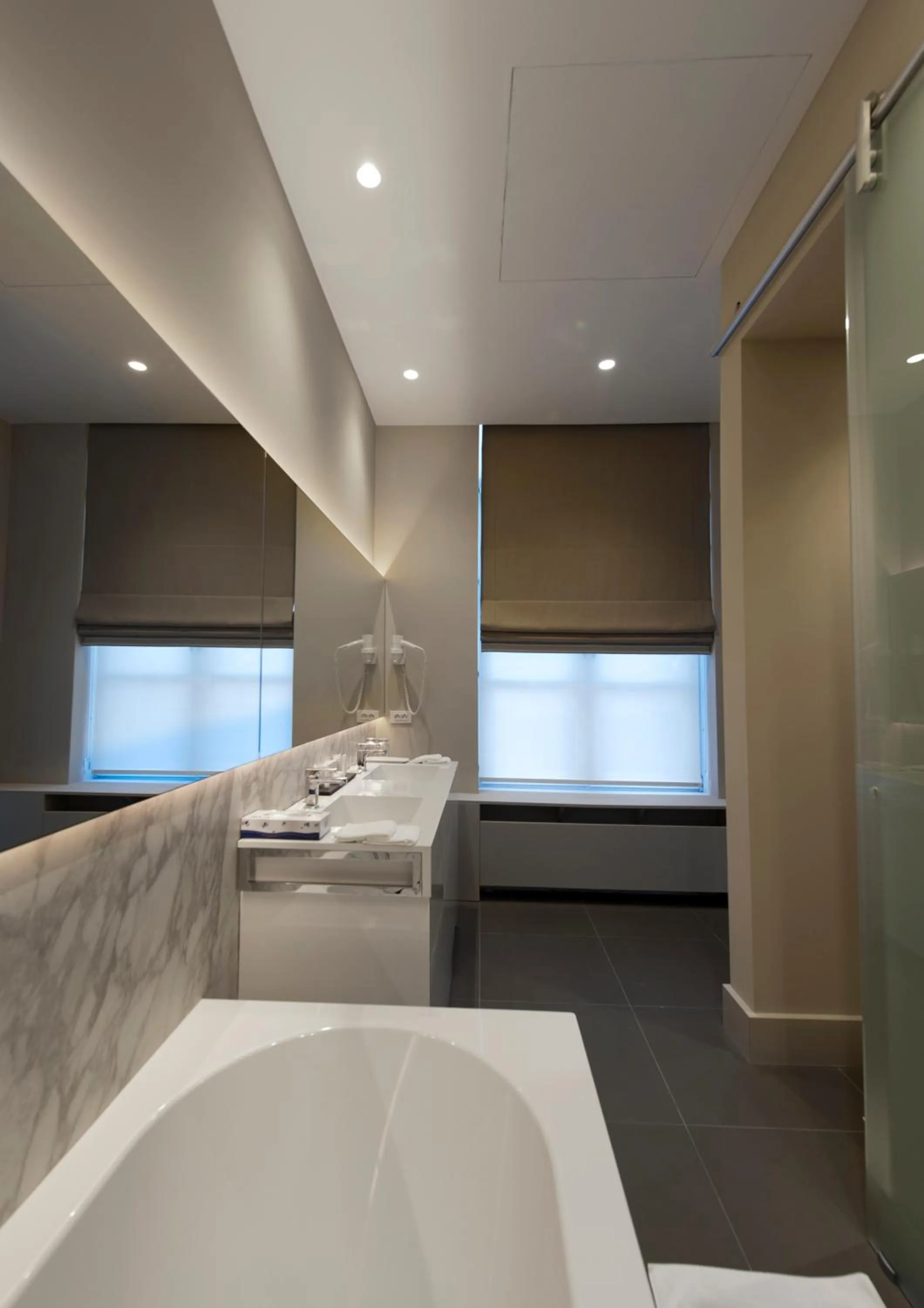 Bathroom in Hotel Messeyne