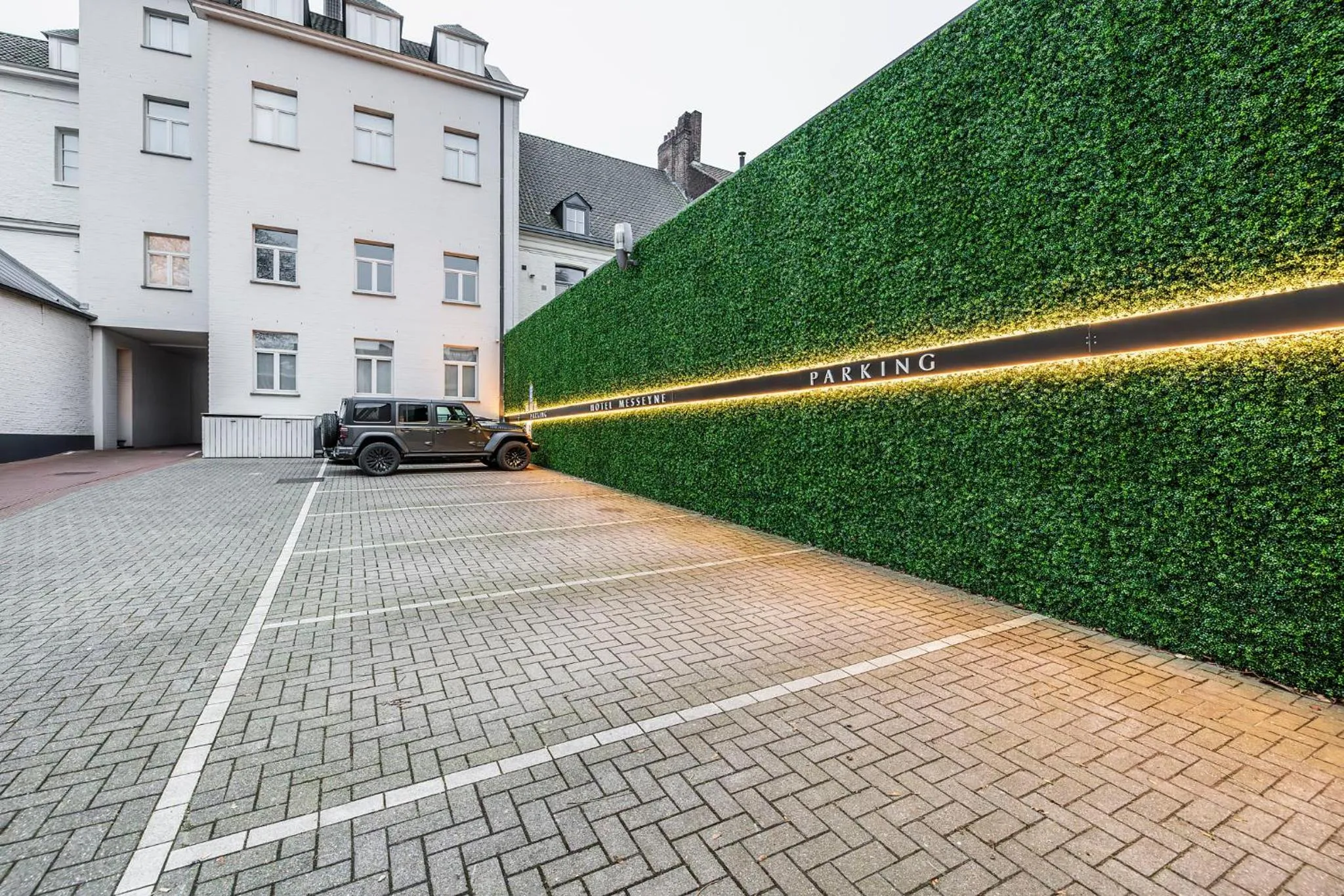 Parking in Hotel Messeyne