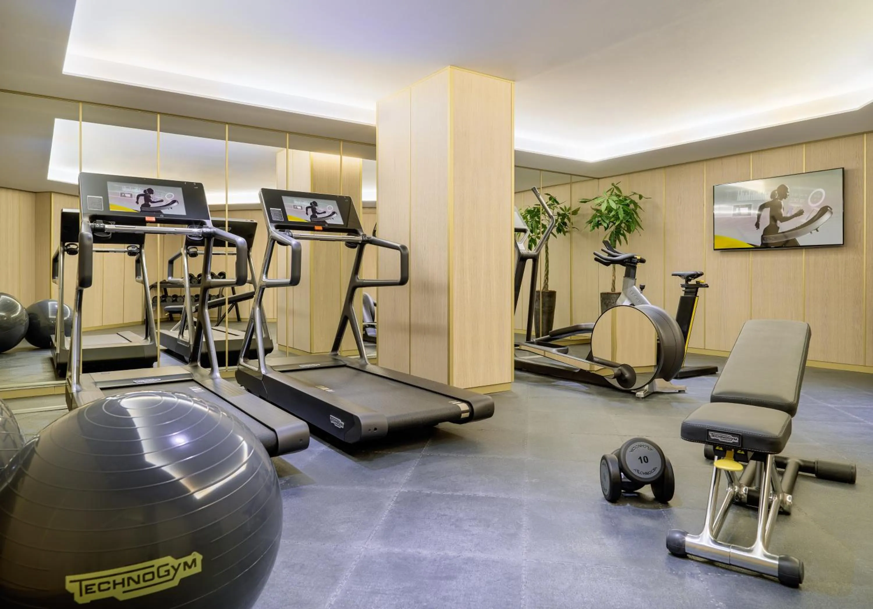 Fitness centre/facilities in The One Barcelona GL