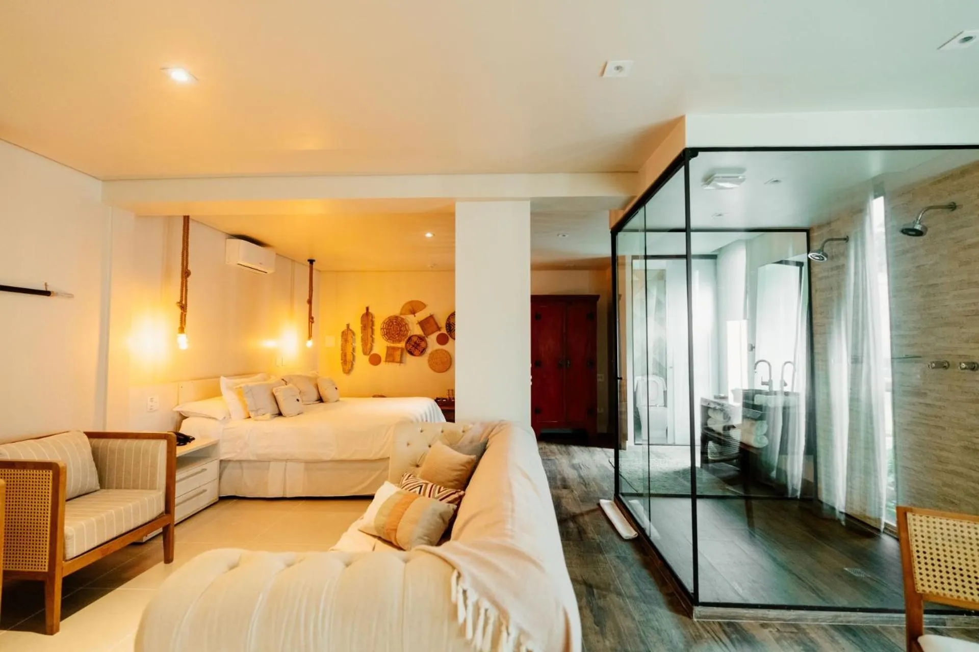 Photo of the whole room, Bed in Hotel Maui Maresias