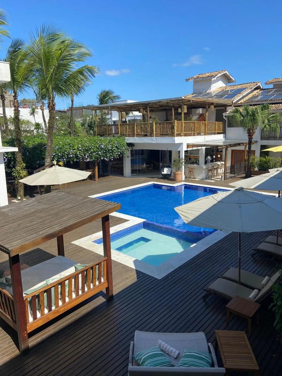 Pool view in Hotel Maui Maresias