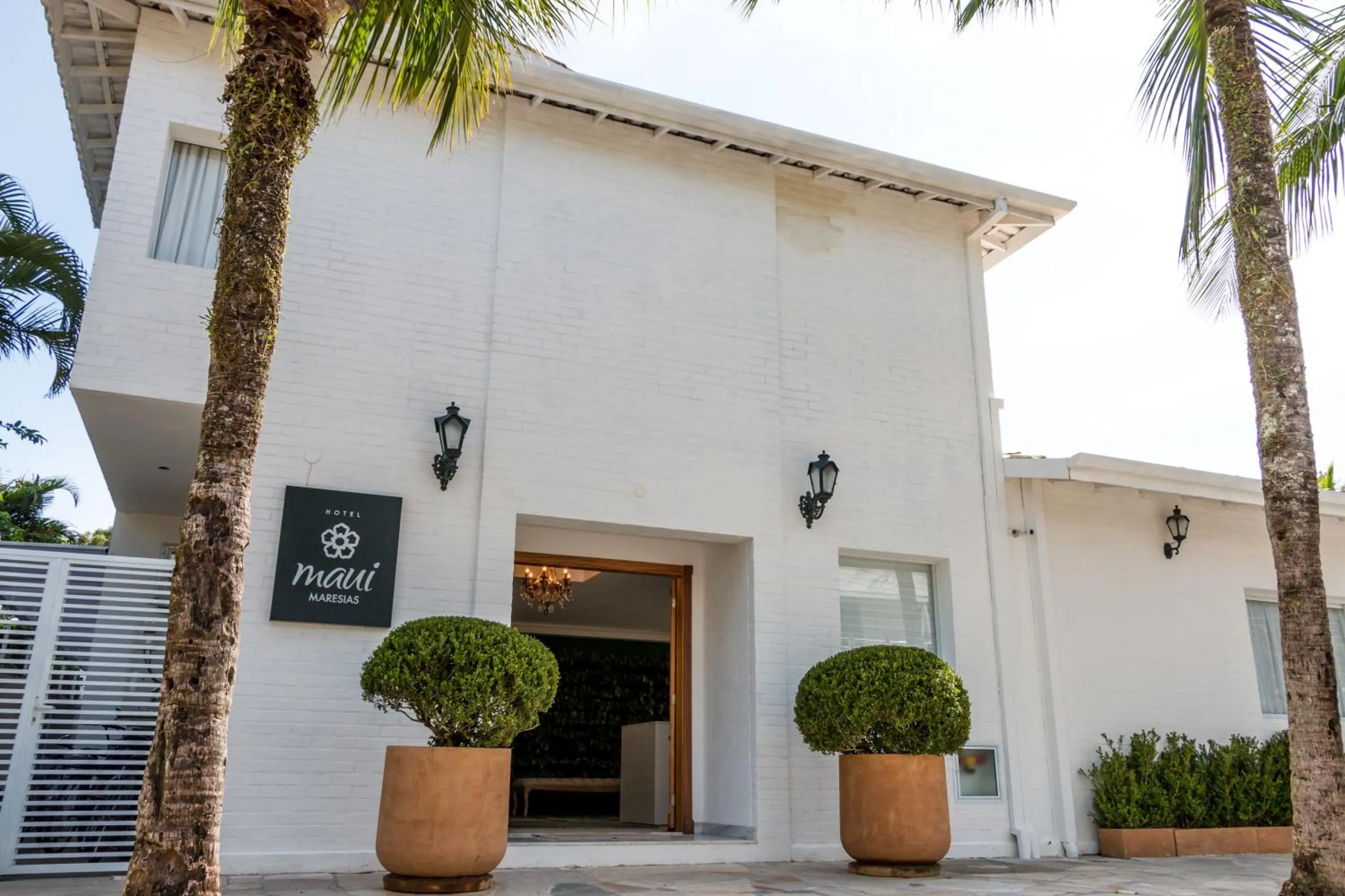 Facade/entrance in Hotel Maui Maresias