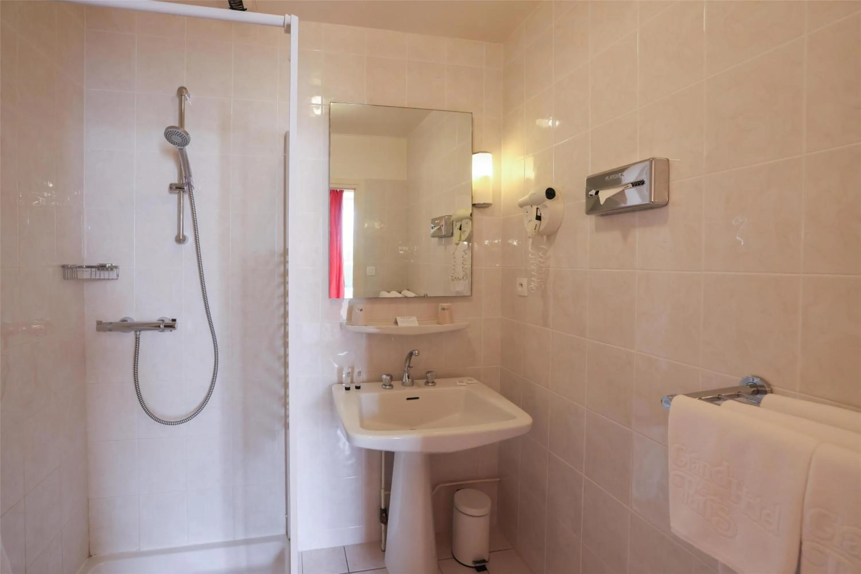 Bathroom in Best Western Grand Hotel de Paris & Spa