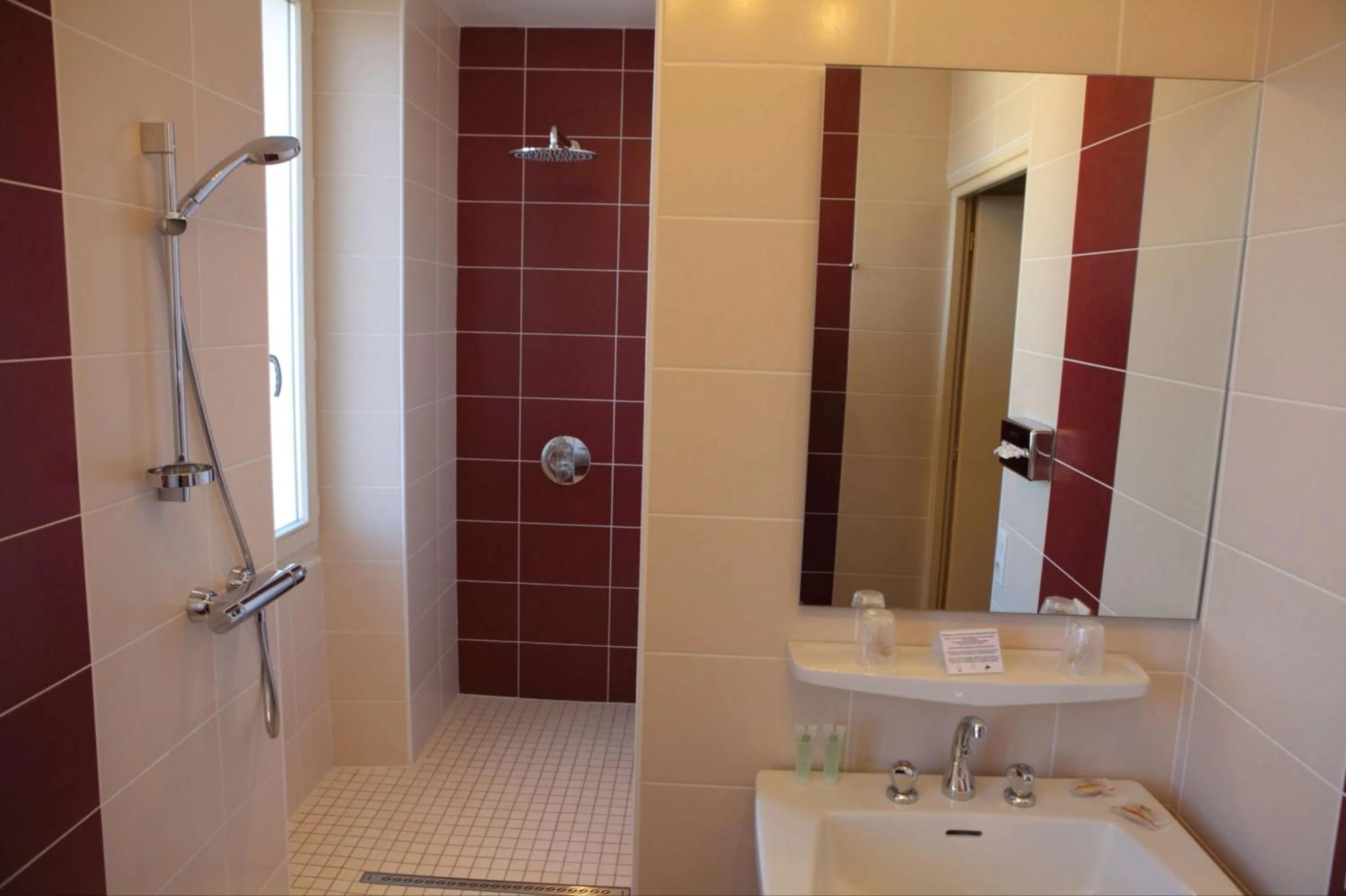 Bathroom in Best Western Grand Hotel de Paris & Spa