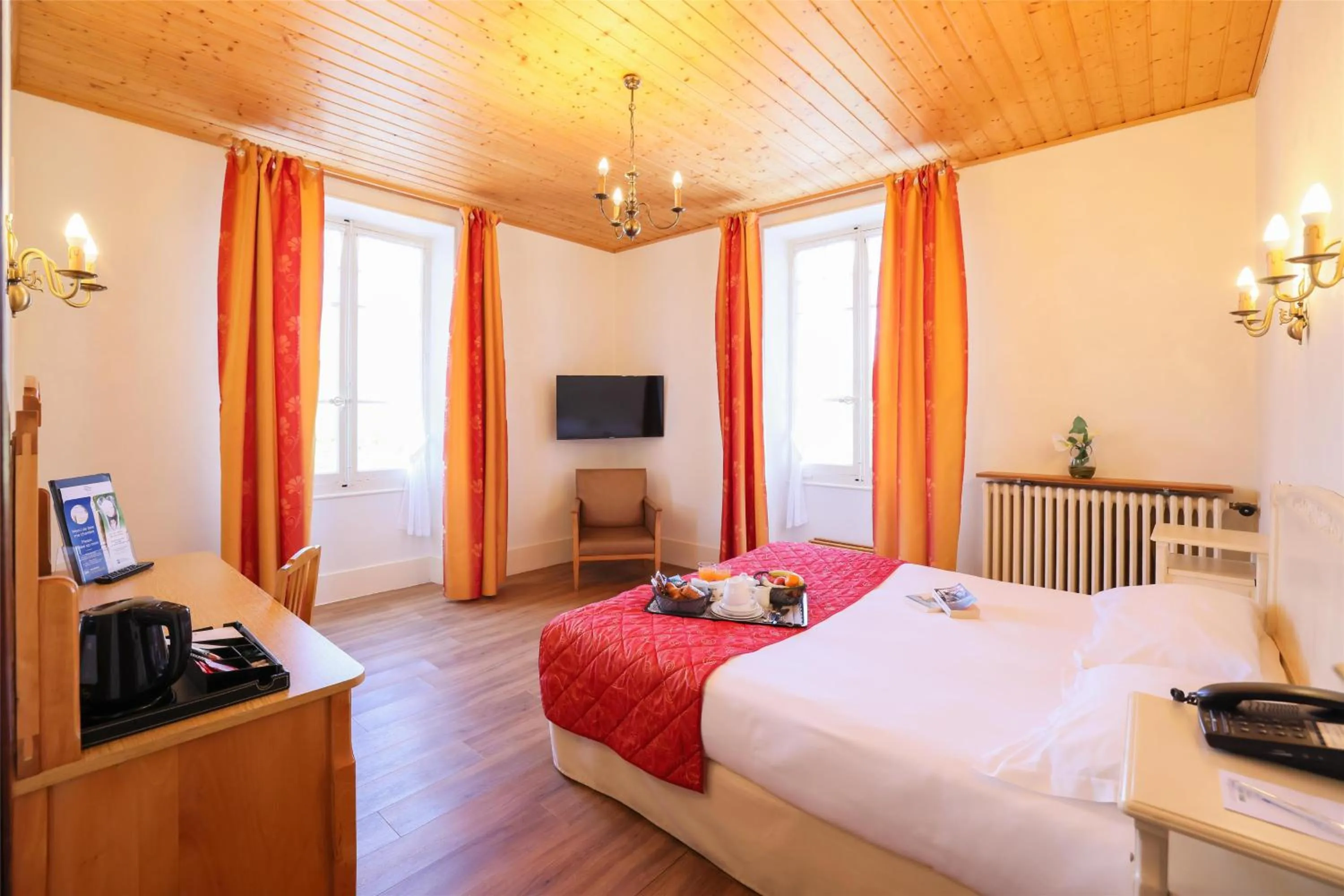 Bedroom, Bed in Best Western Grand Hotel de Paris & Spa