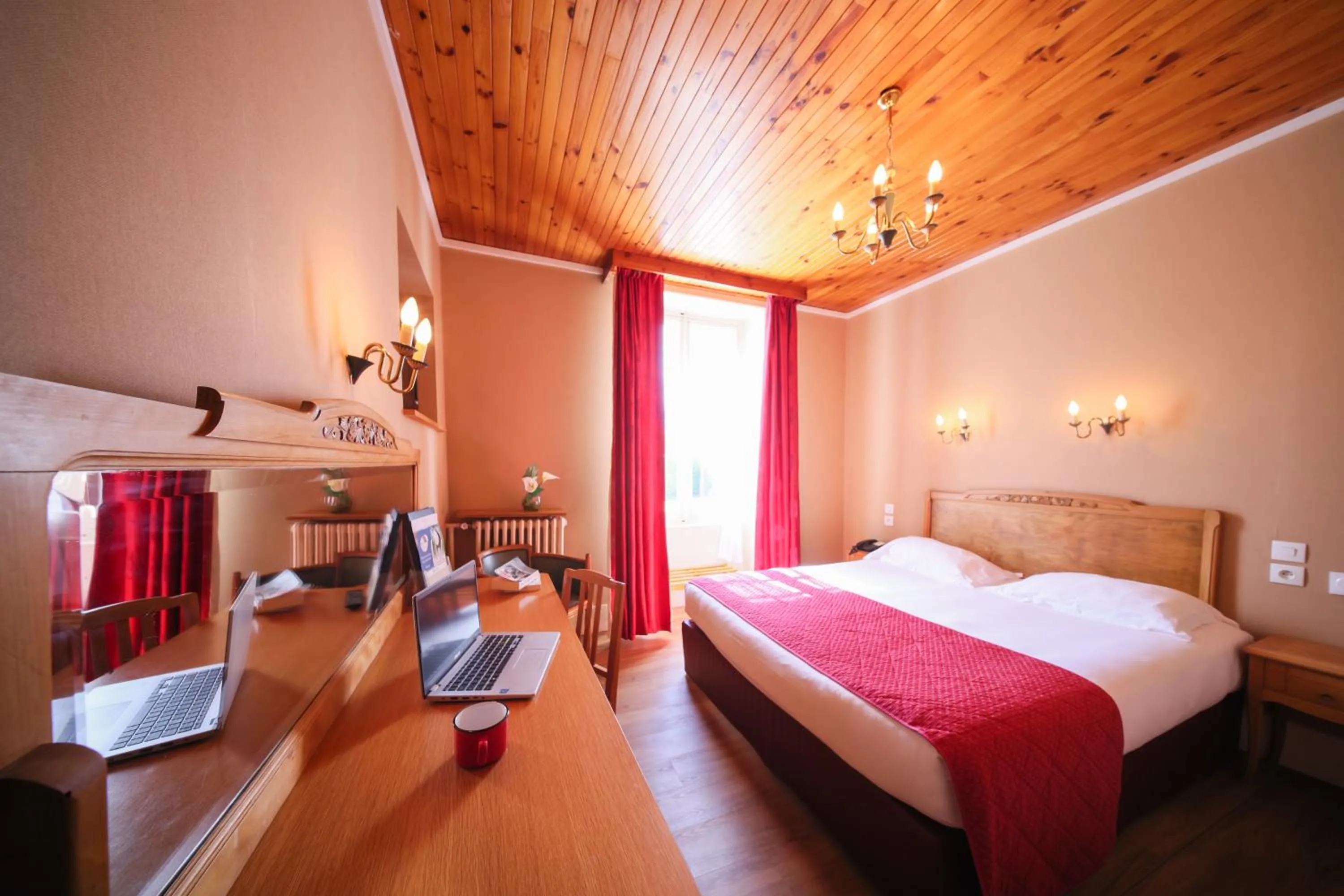 Bedroom, Bed in Best Western Grand Hotel de Paris & Spa