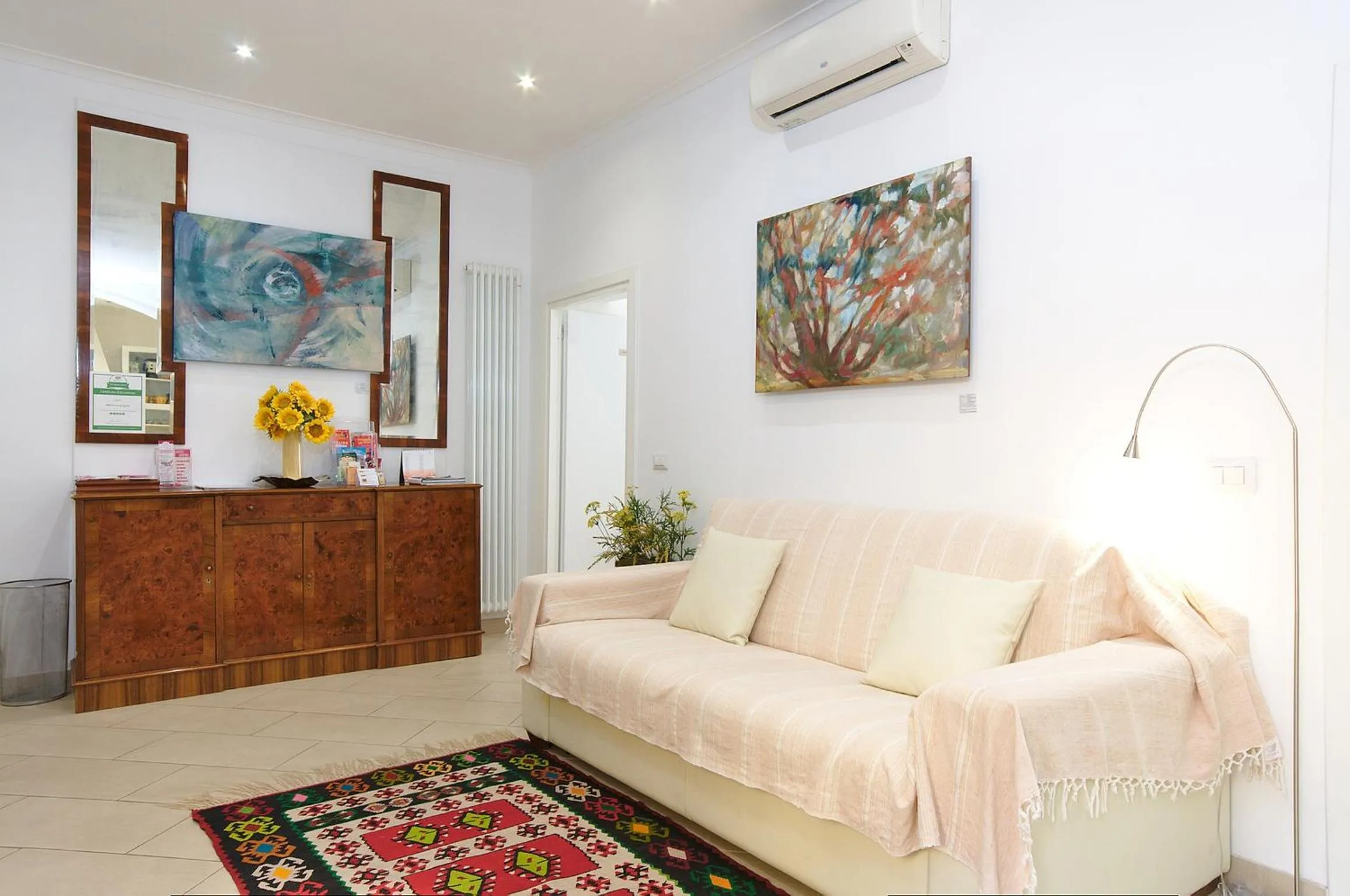 Living room, Bed in Roma Borgo91