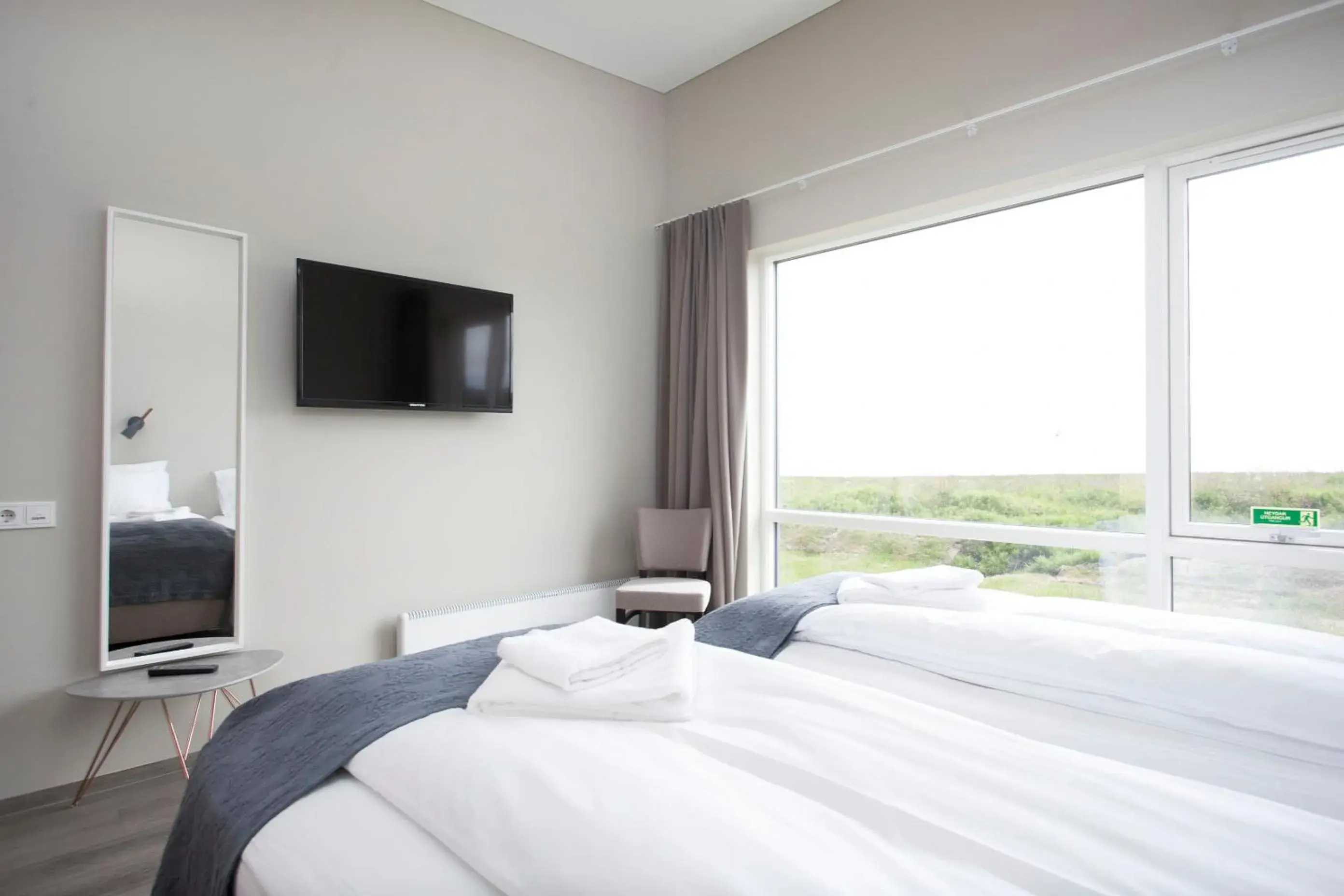 Comfort Twin Room in Arnarstapi Hotel Comfort Twin Room in Arnarstapi Hotel