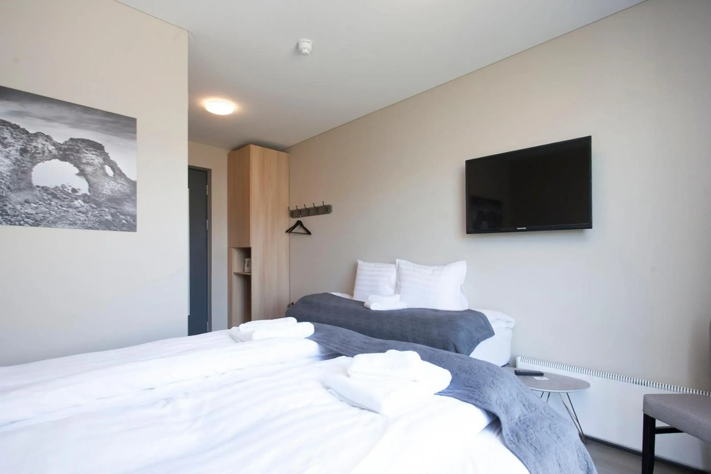 Comfort Triple Room in Arnarstapi Hotel Comfort Triple Room in Arnarstapi Hotel