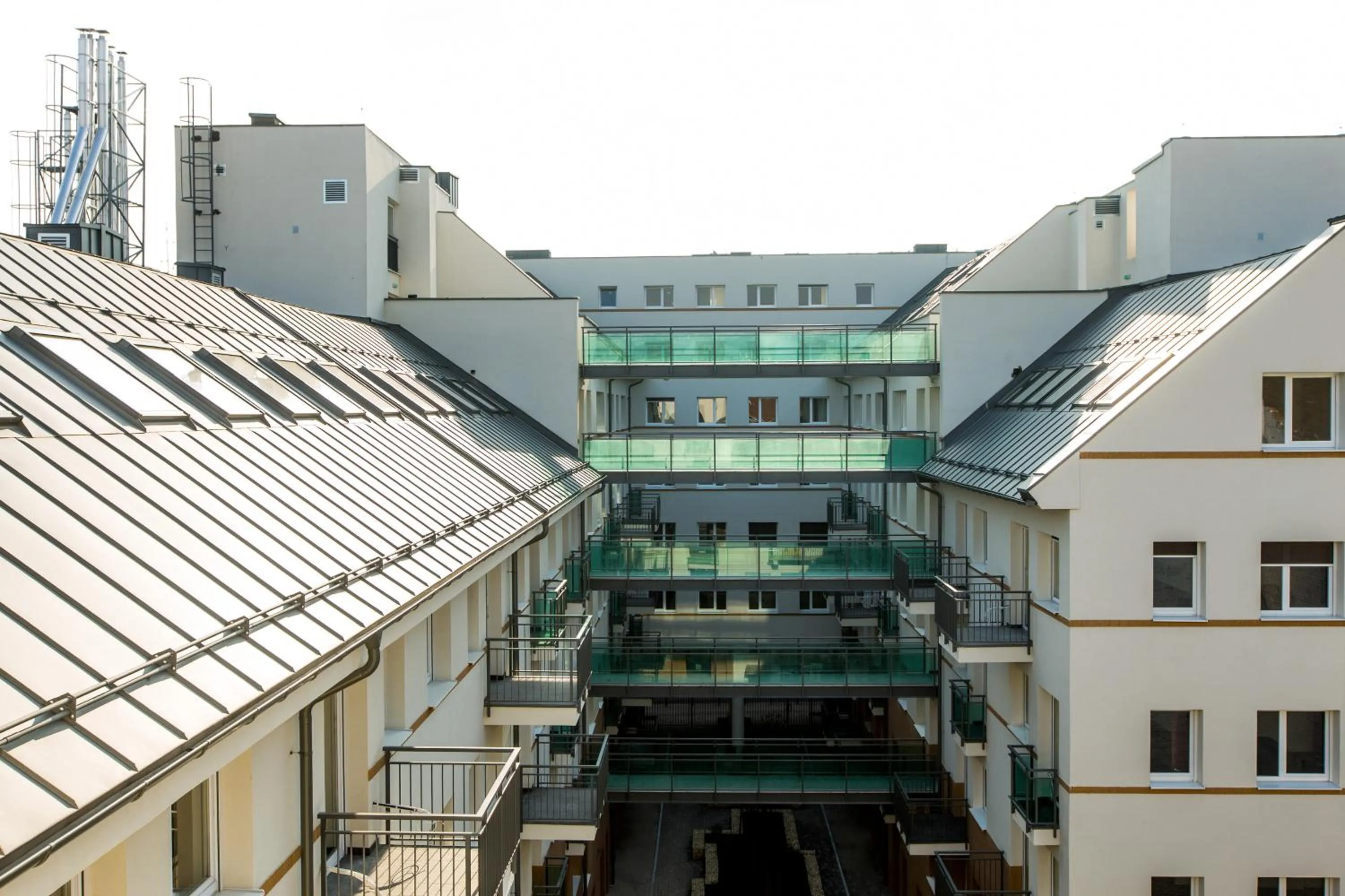 Garden view in Vagabond Corvin