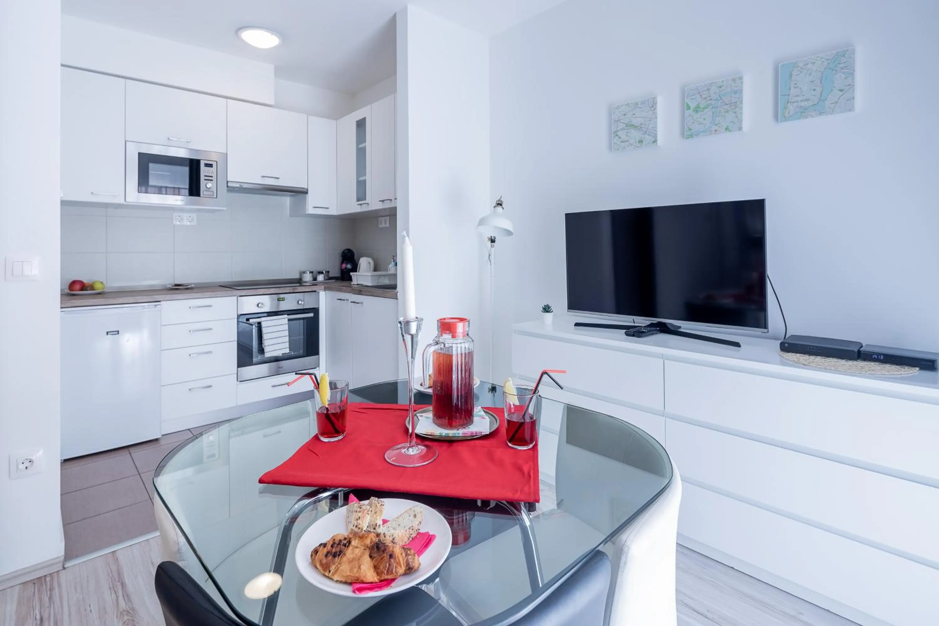 Dining area in Vagabond Corvin