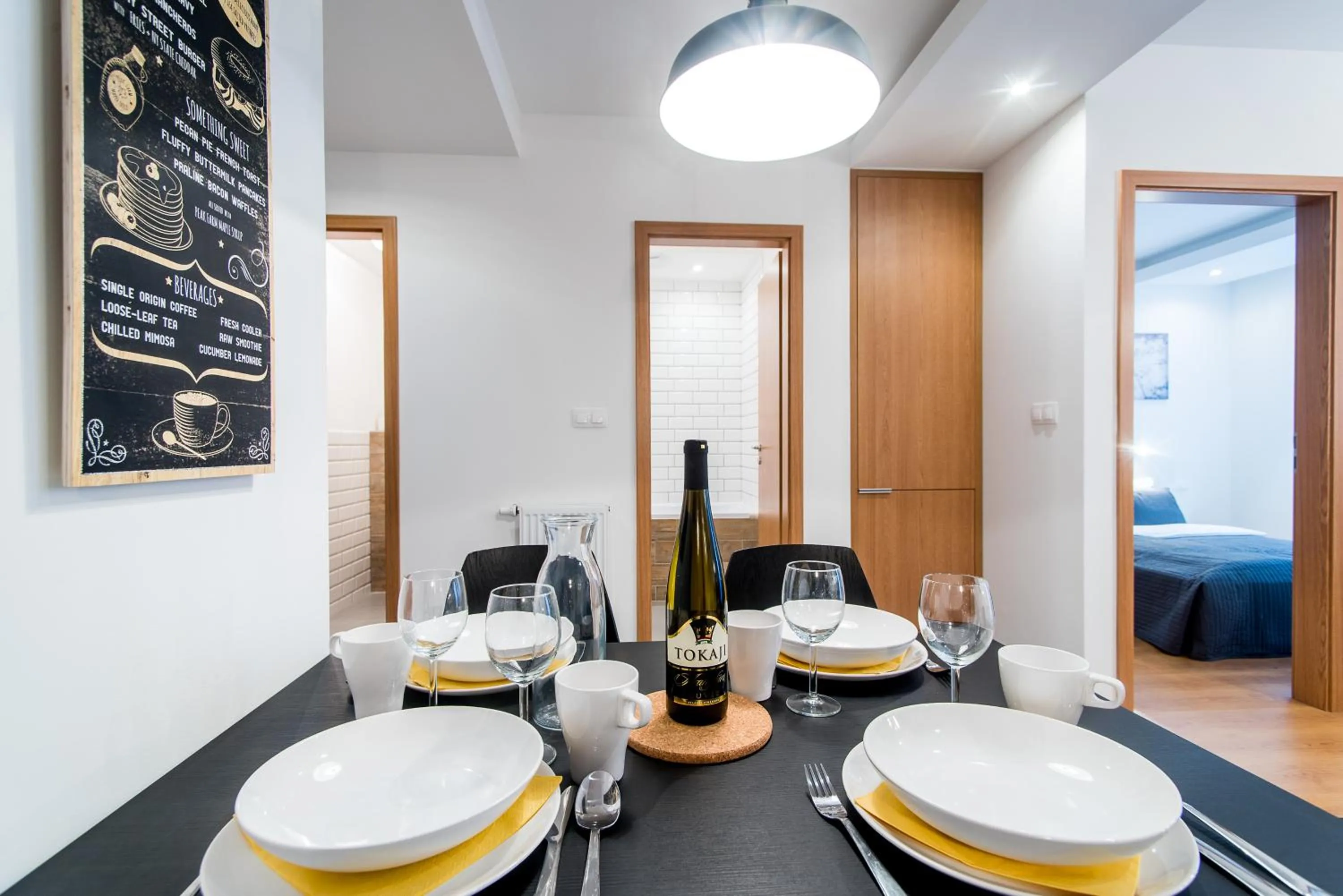 Dining area in Vagabond Corvin