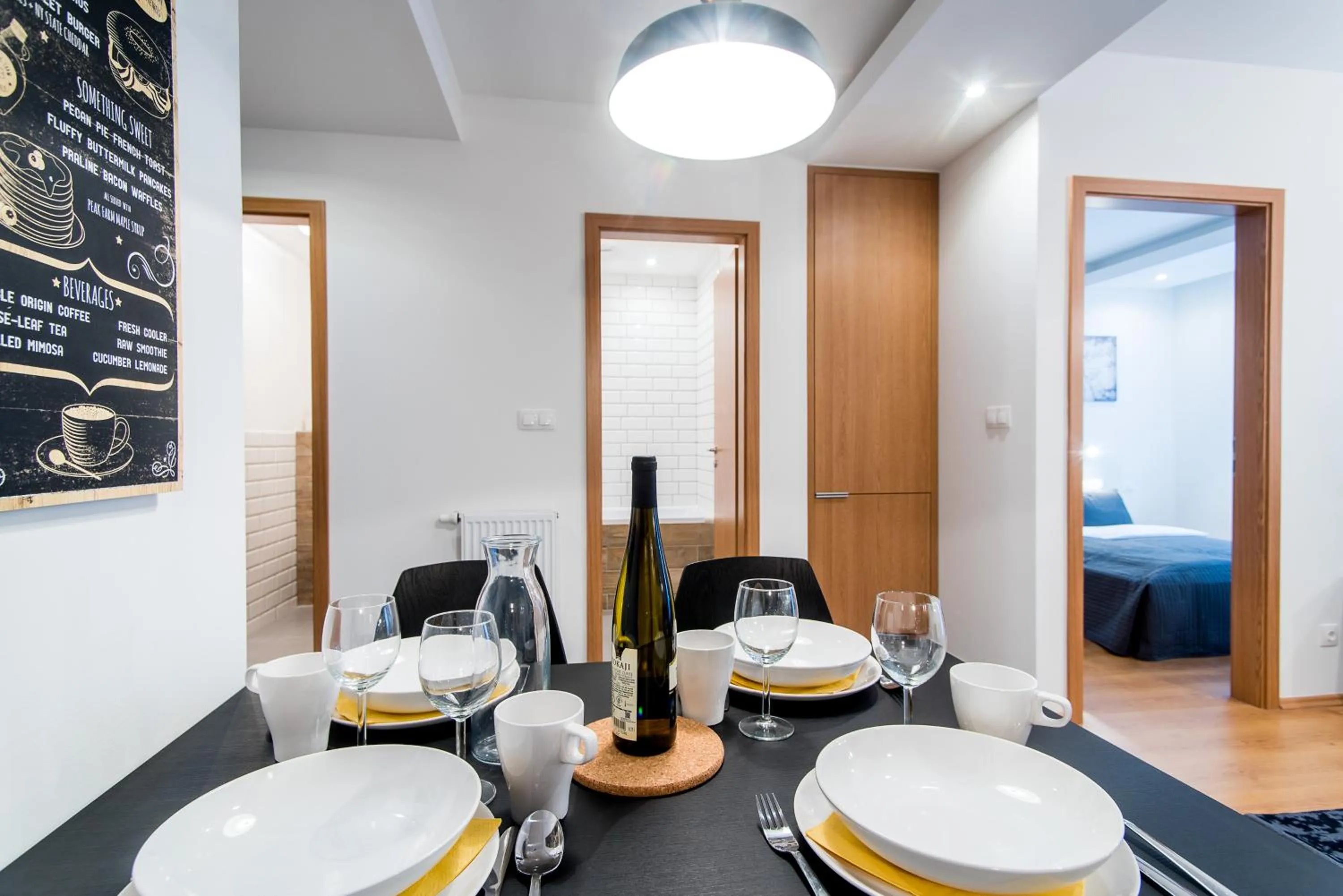 Dining area, Bed in Vagabond Corvin