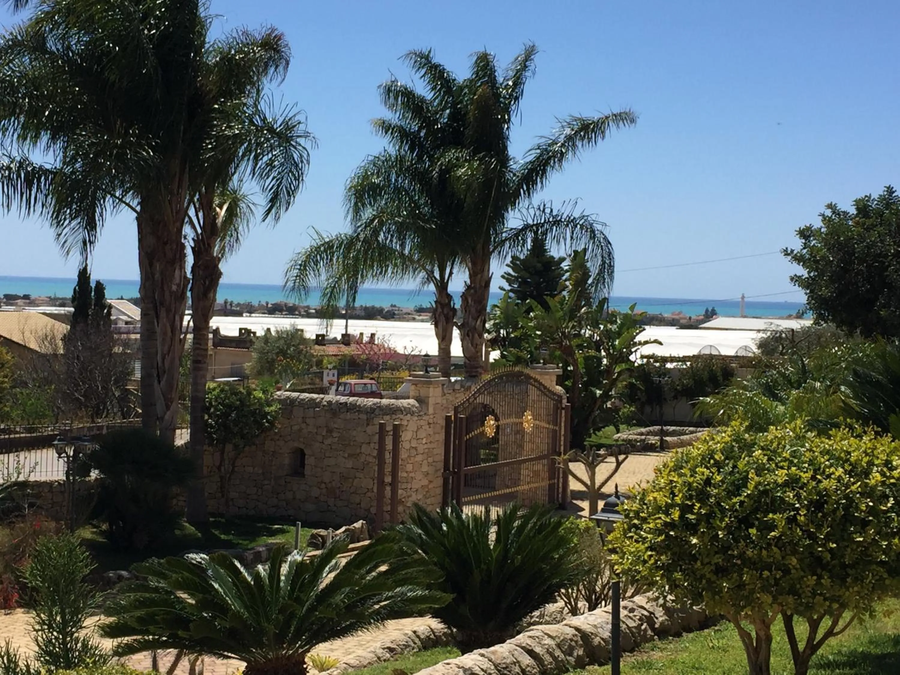Garden view in Villa Giulia - Sicilian Luxury Garden