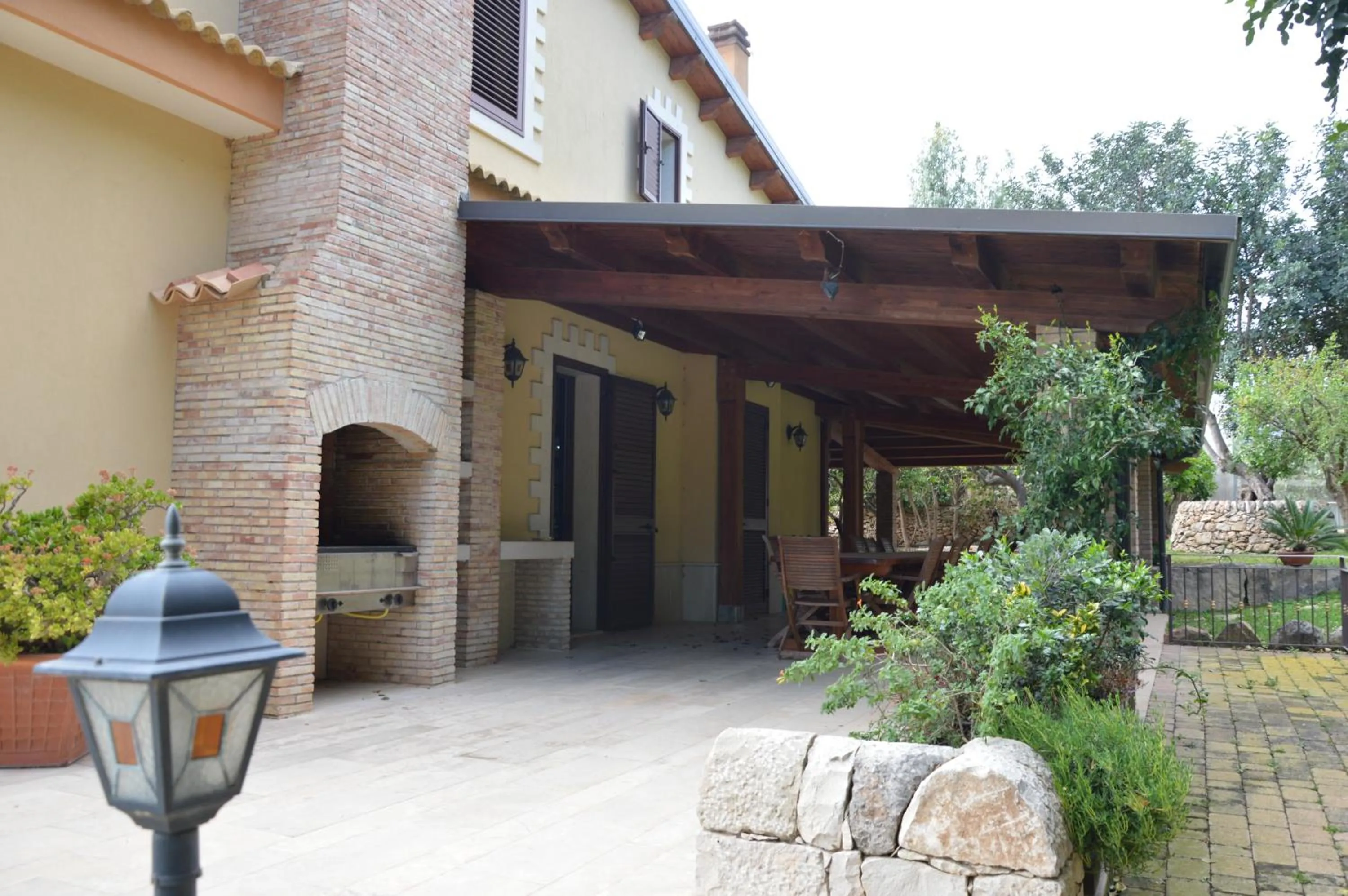 Patio in Villa Giulia - Sicilian Luxury Garden