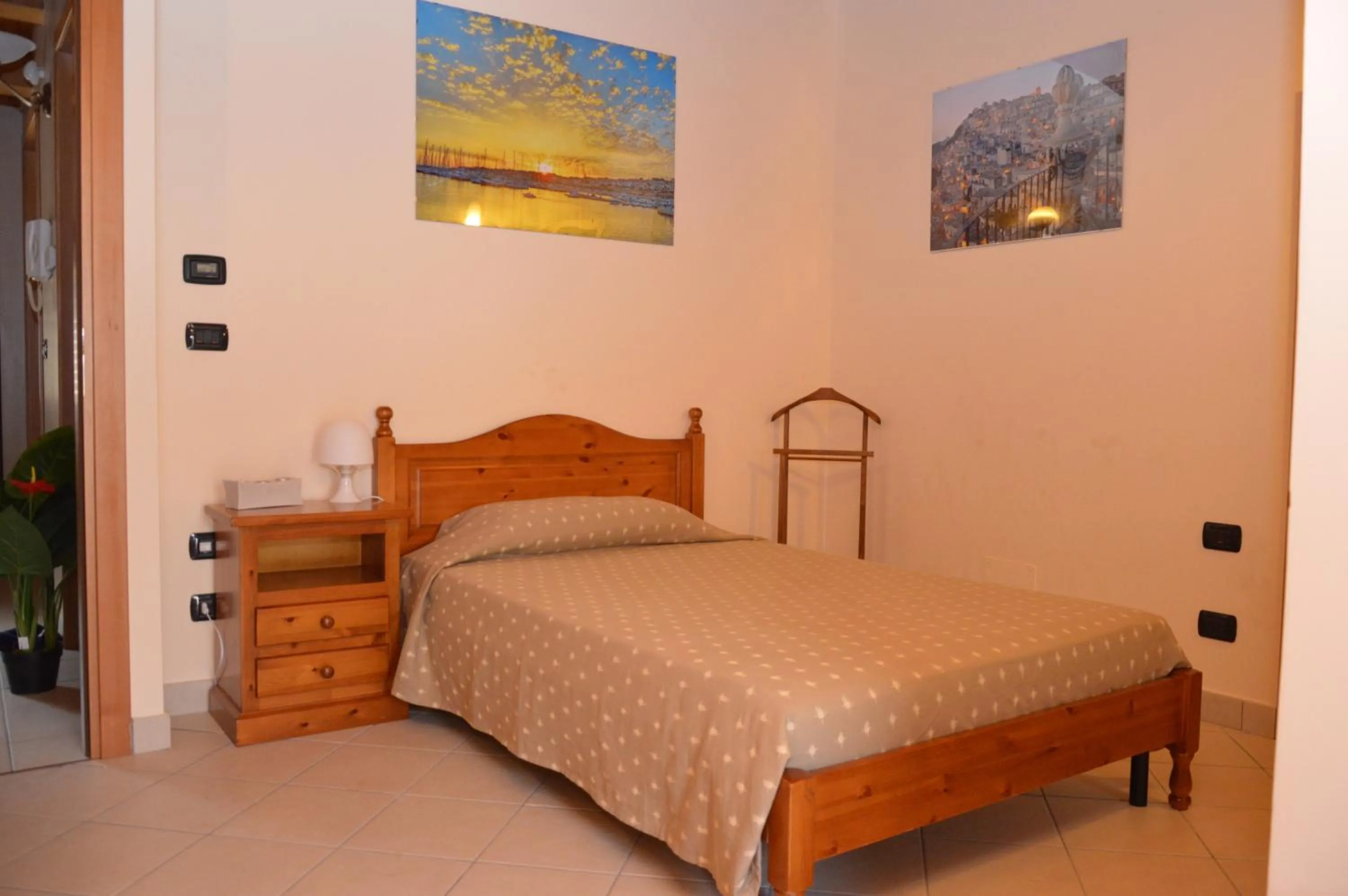 Bedroom, Bed in Villa Giulia - Sicilian Luxury Garden