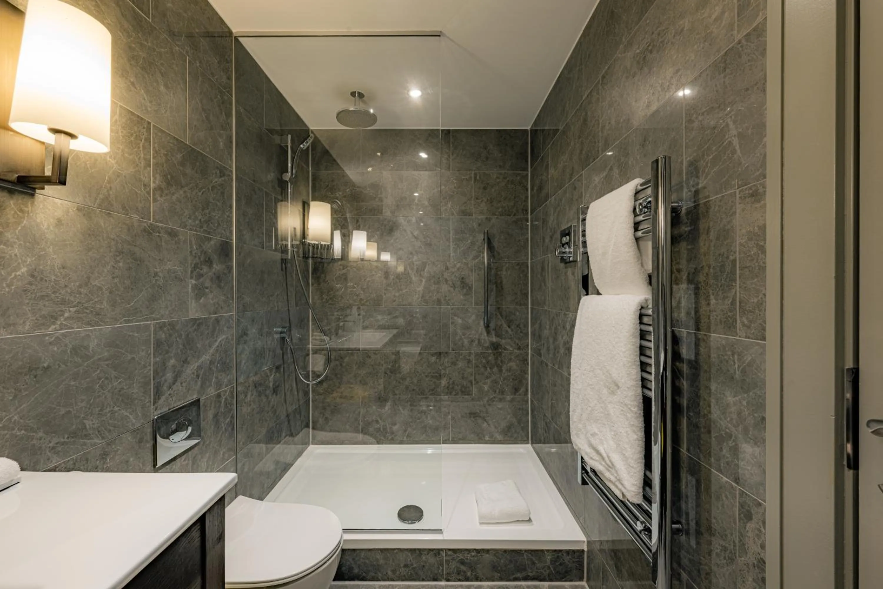 Shower in Dakota Leeds