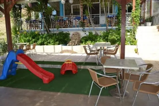 Restaurant/places to eat in Delfini