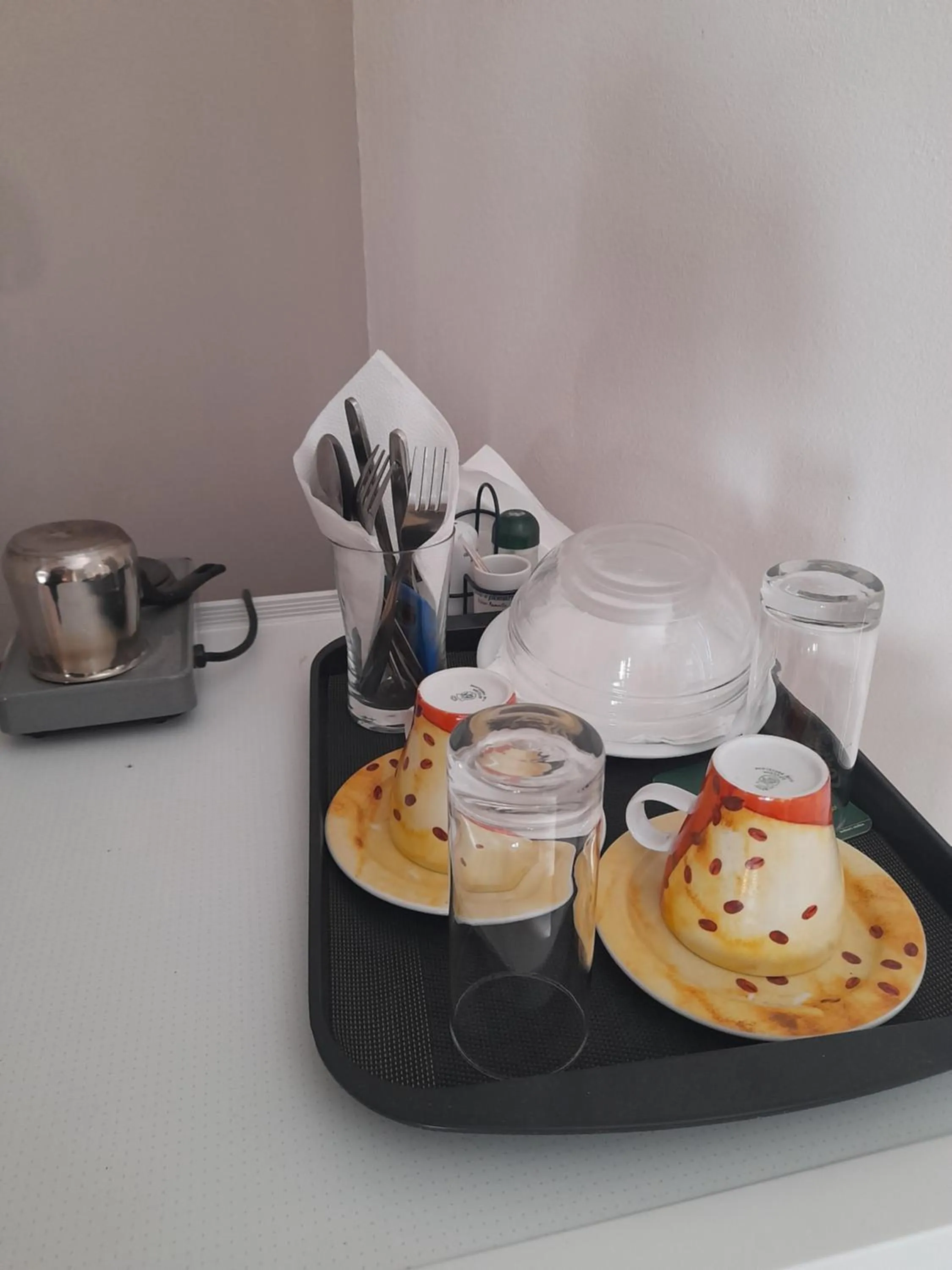 Coffee/tea facilities in Delfini