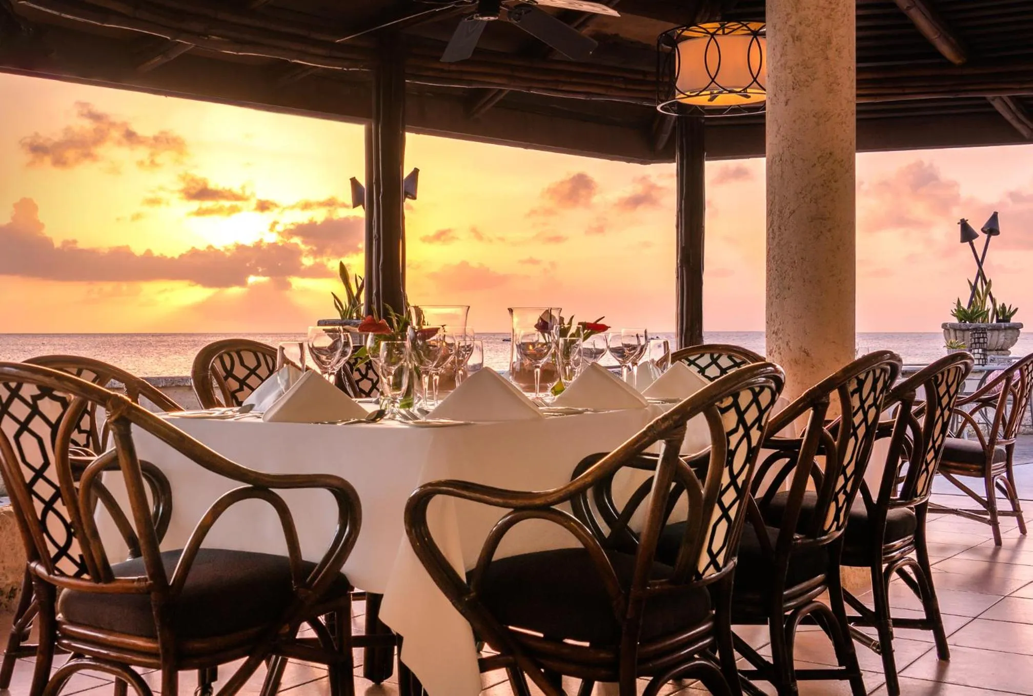 Restaurant/places to eat in Coral Reef Club