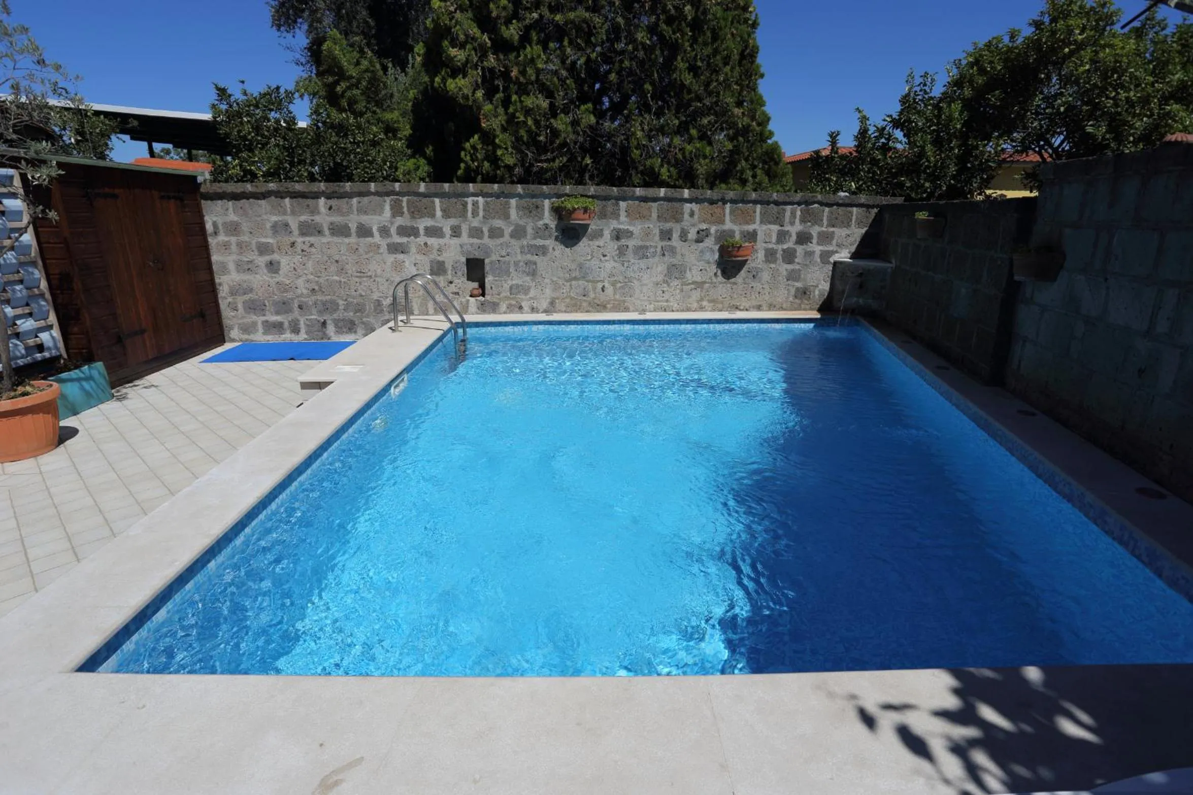 Swimming pool in Ambrosio Relais