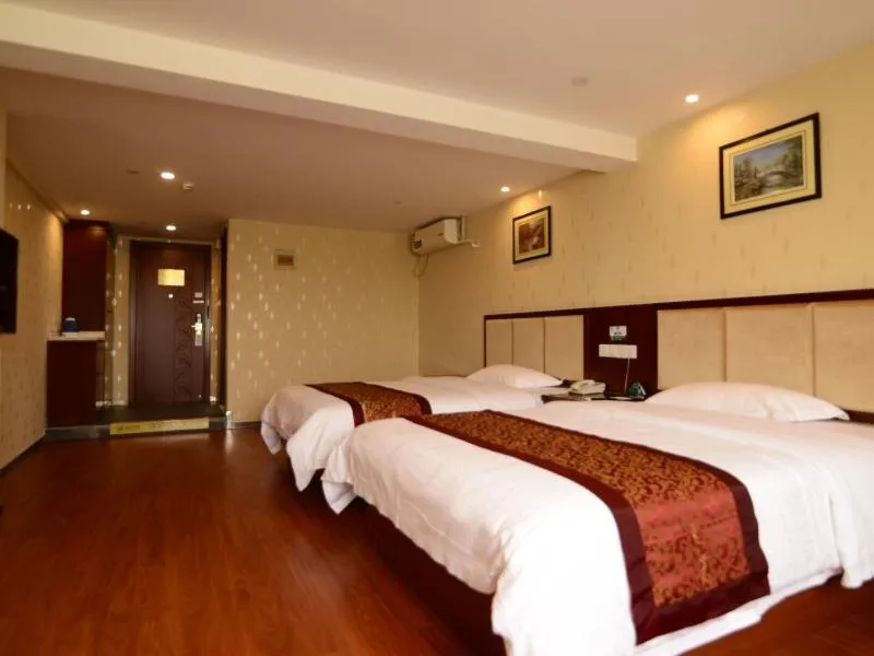 Bed in GreenTree Inn JiangSu Suzhou Kunshan Huaqiao