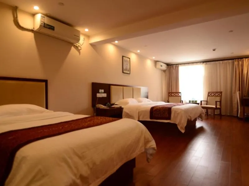 Bed in GreenTree Inn JiangSu Suzhou Kunshan Huaqiao