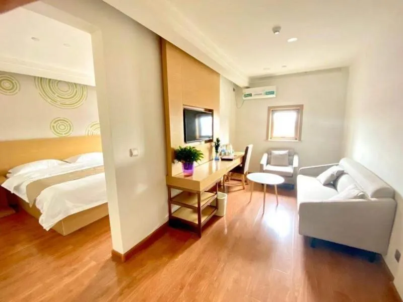 Bed in GreenTree Inn Tianjin Xiqing District Xiuchuan Road Sunshine 100