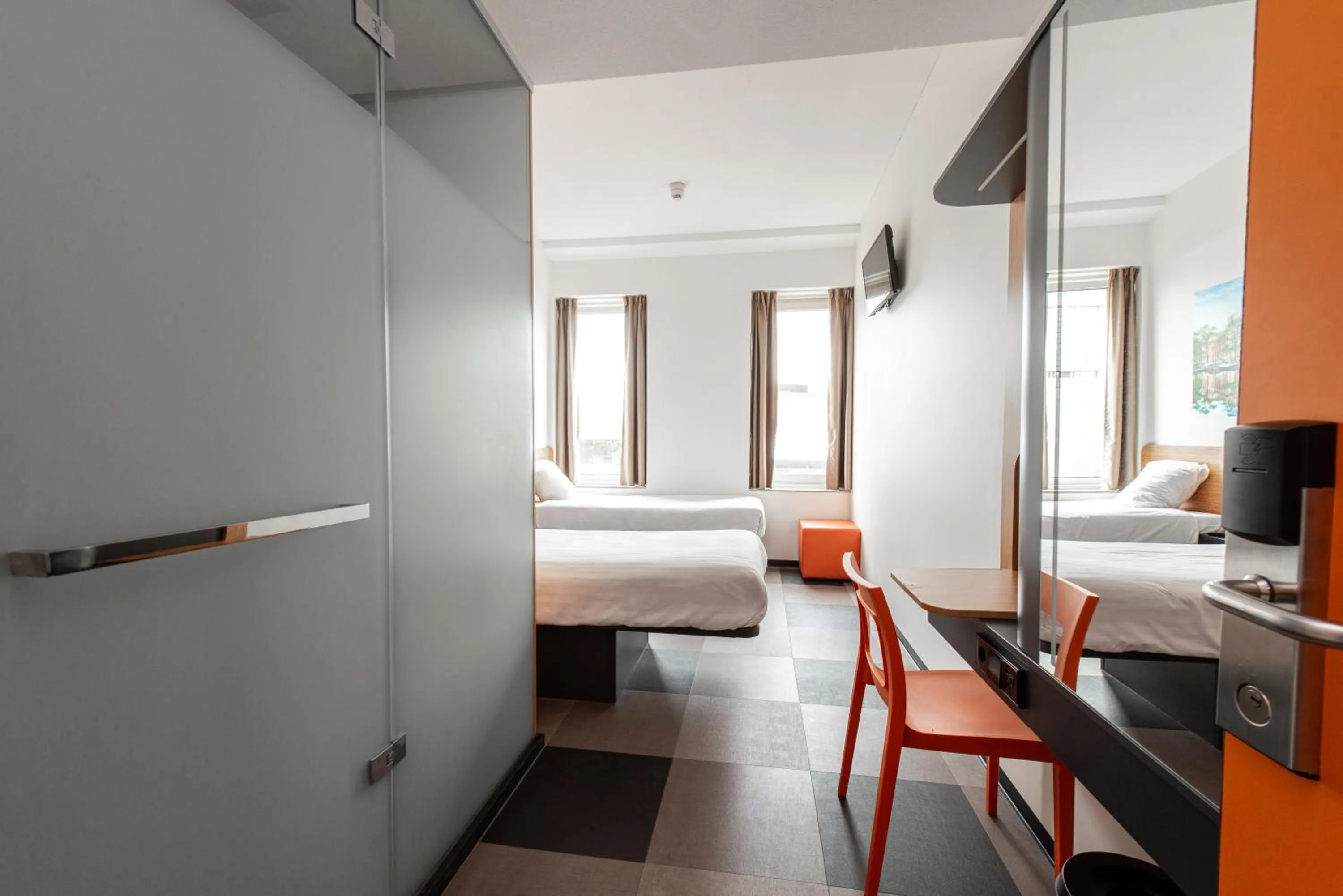 Bedroom, Bed in easyHotel Amsterdam Arena Boulevard